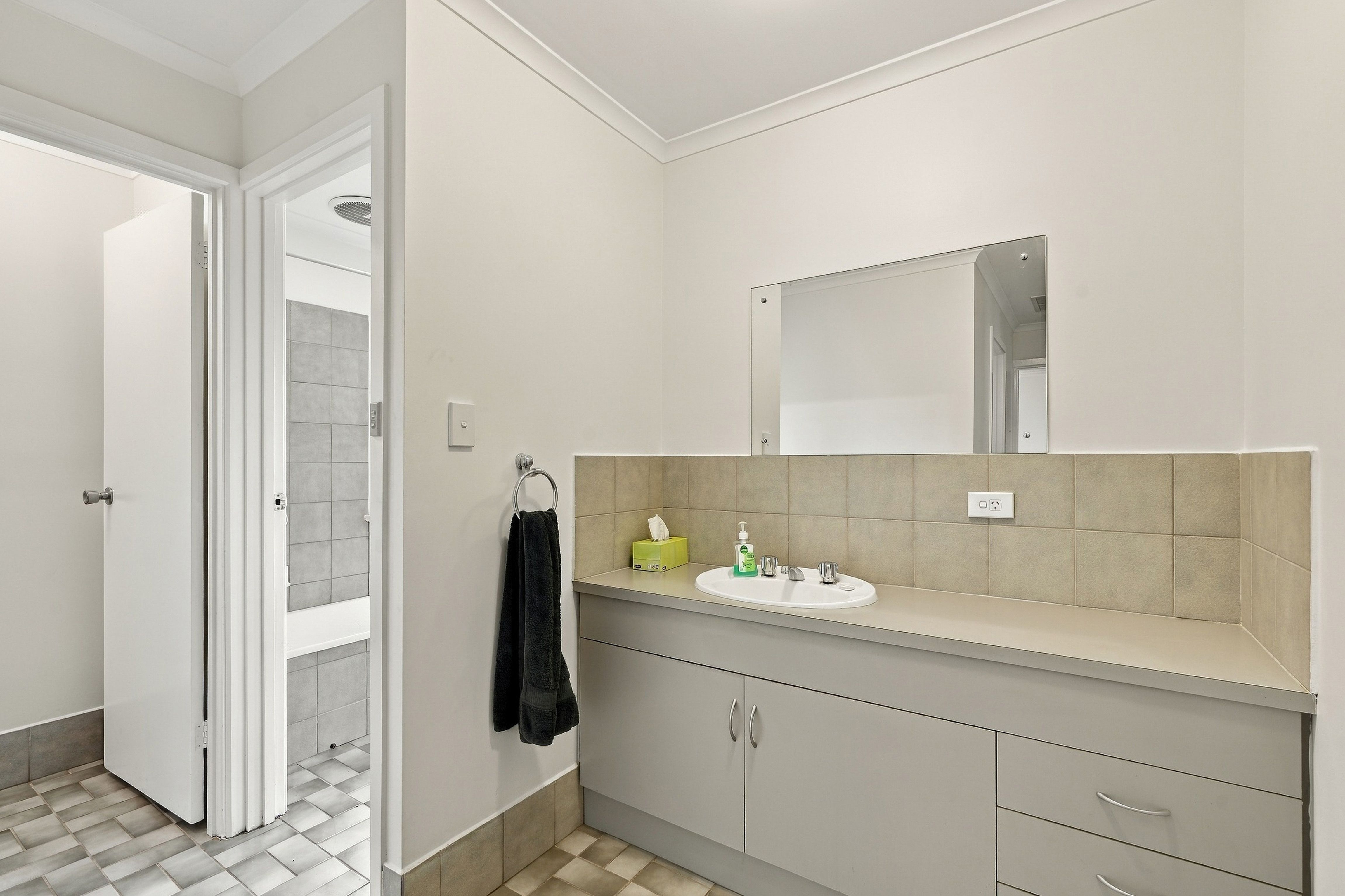 5 Siostrom Court — photo 9 of 13