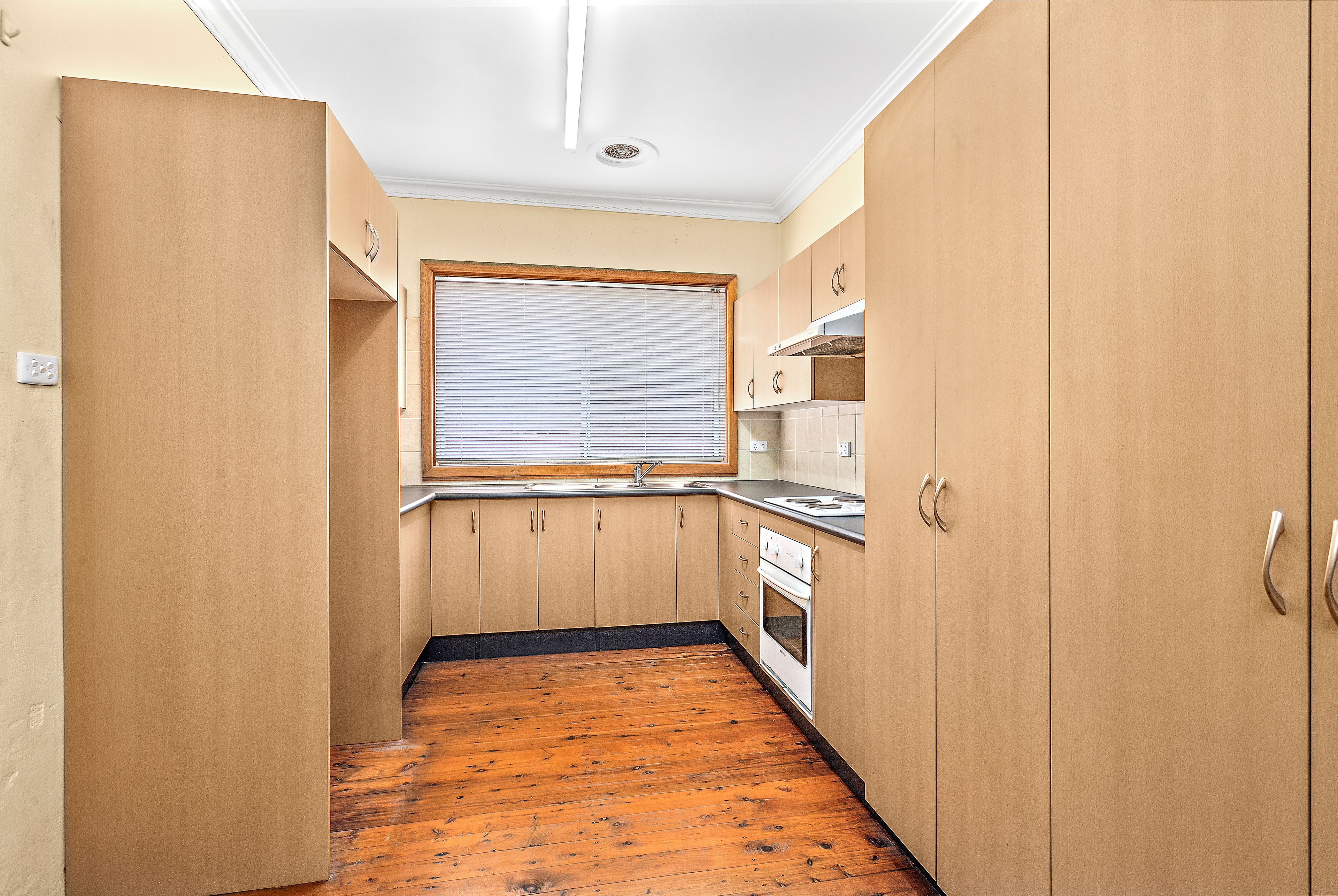 81 Parkes Street, Oak Flats, NSW 2529