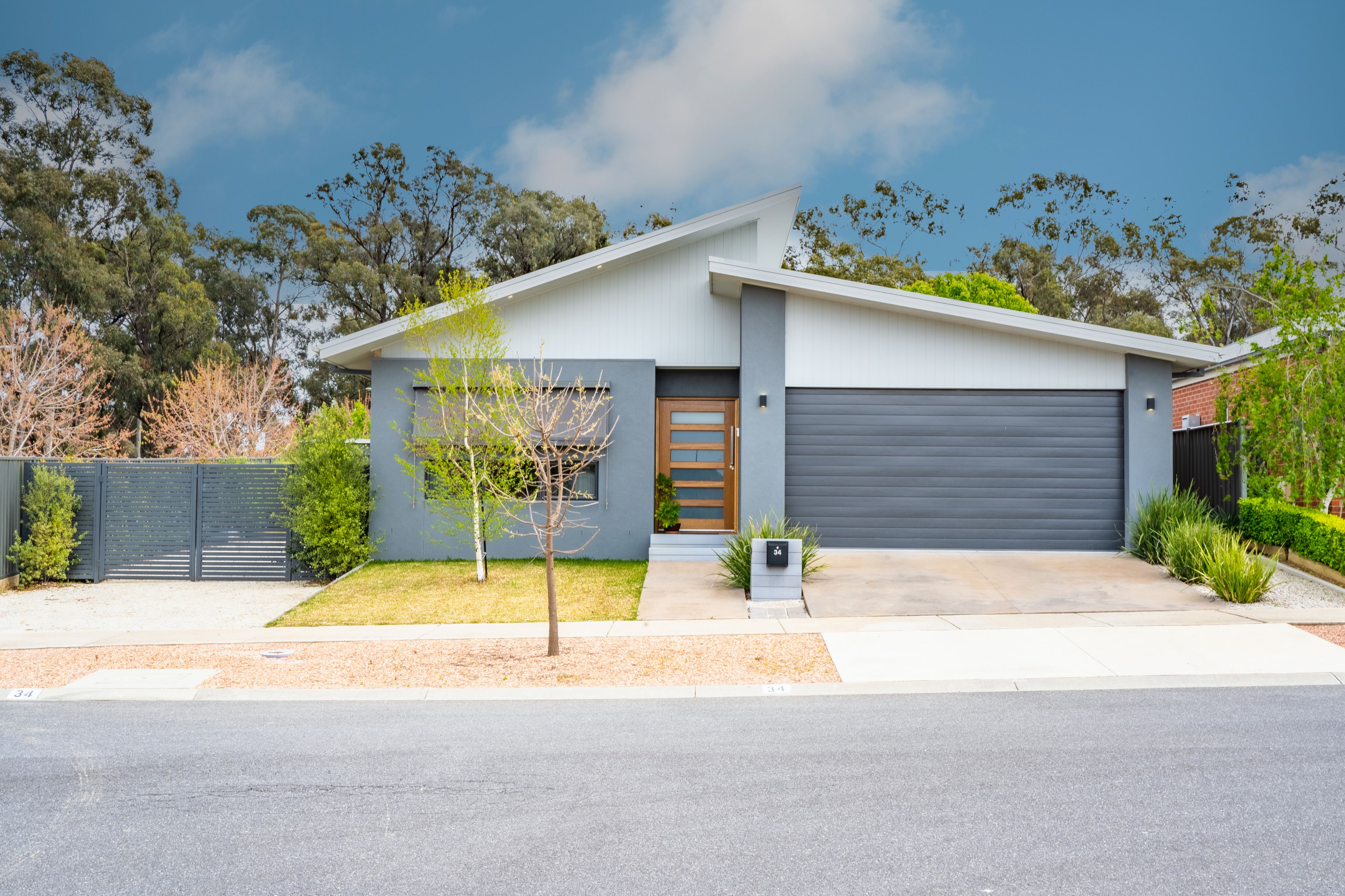 34 Riversdale Avenue, Eaglehawk VIC 3556