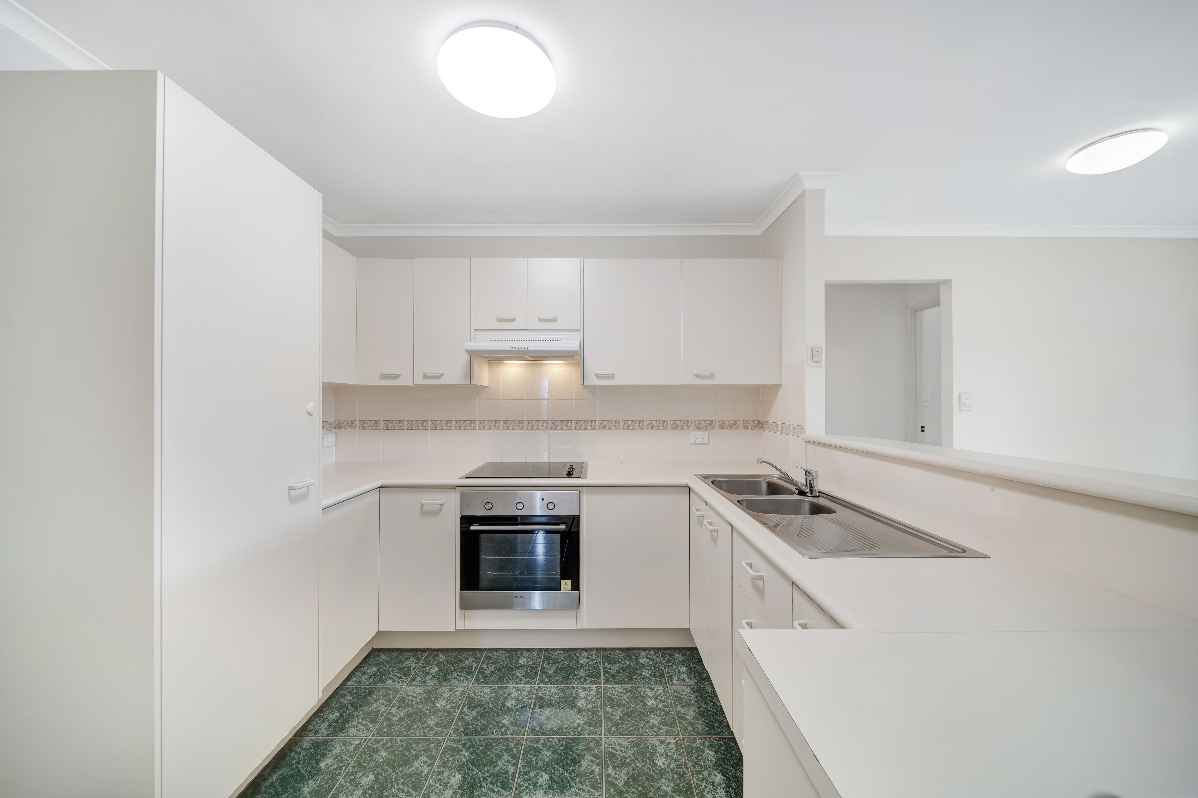 7 Castle Green Court — photo 4 of 14
