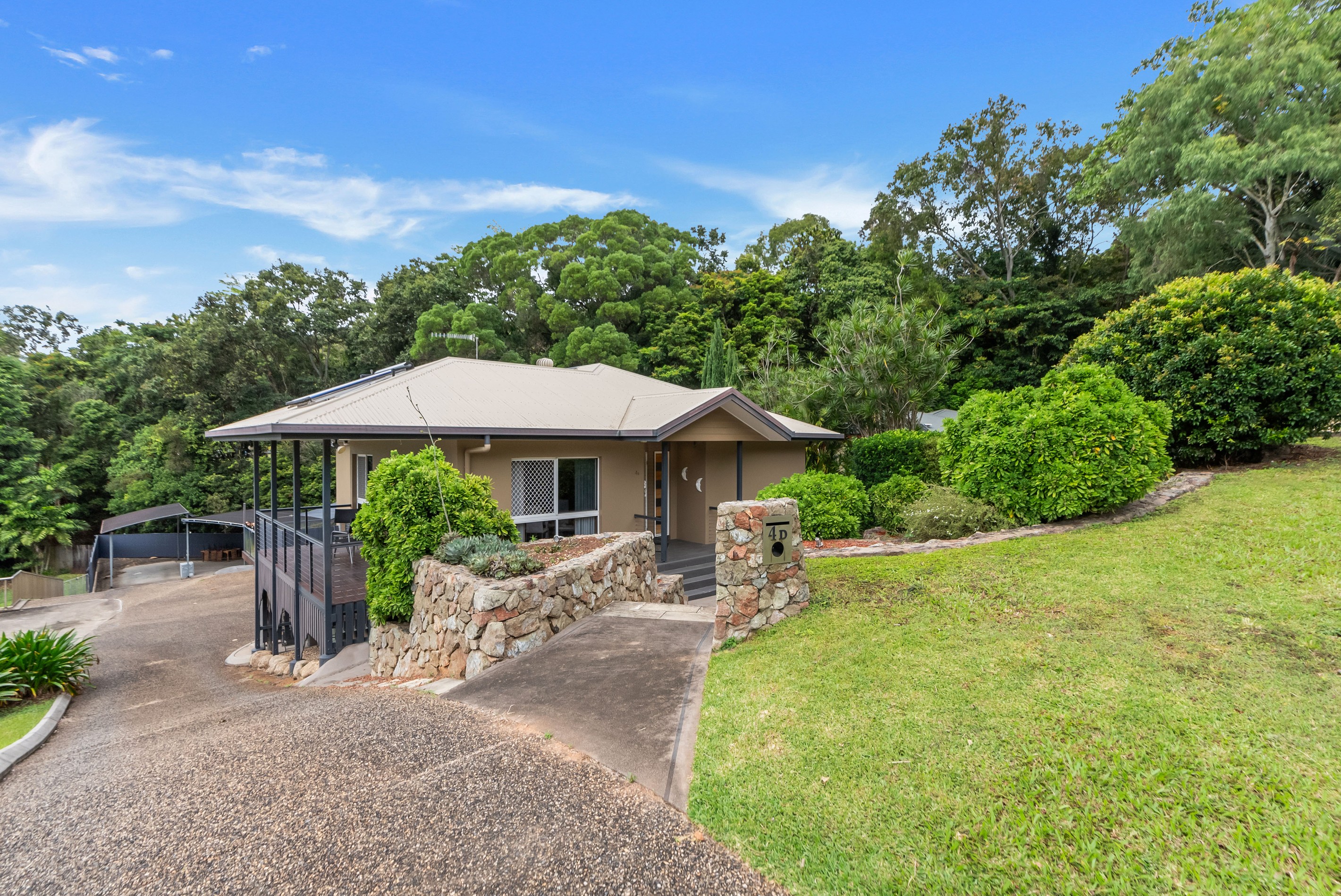 1/4D Trundle Terrace, Whitfield, QLD 4870