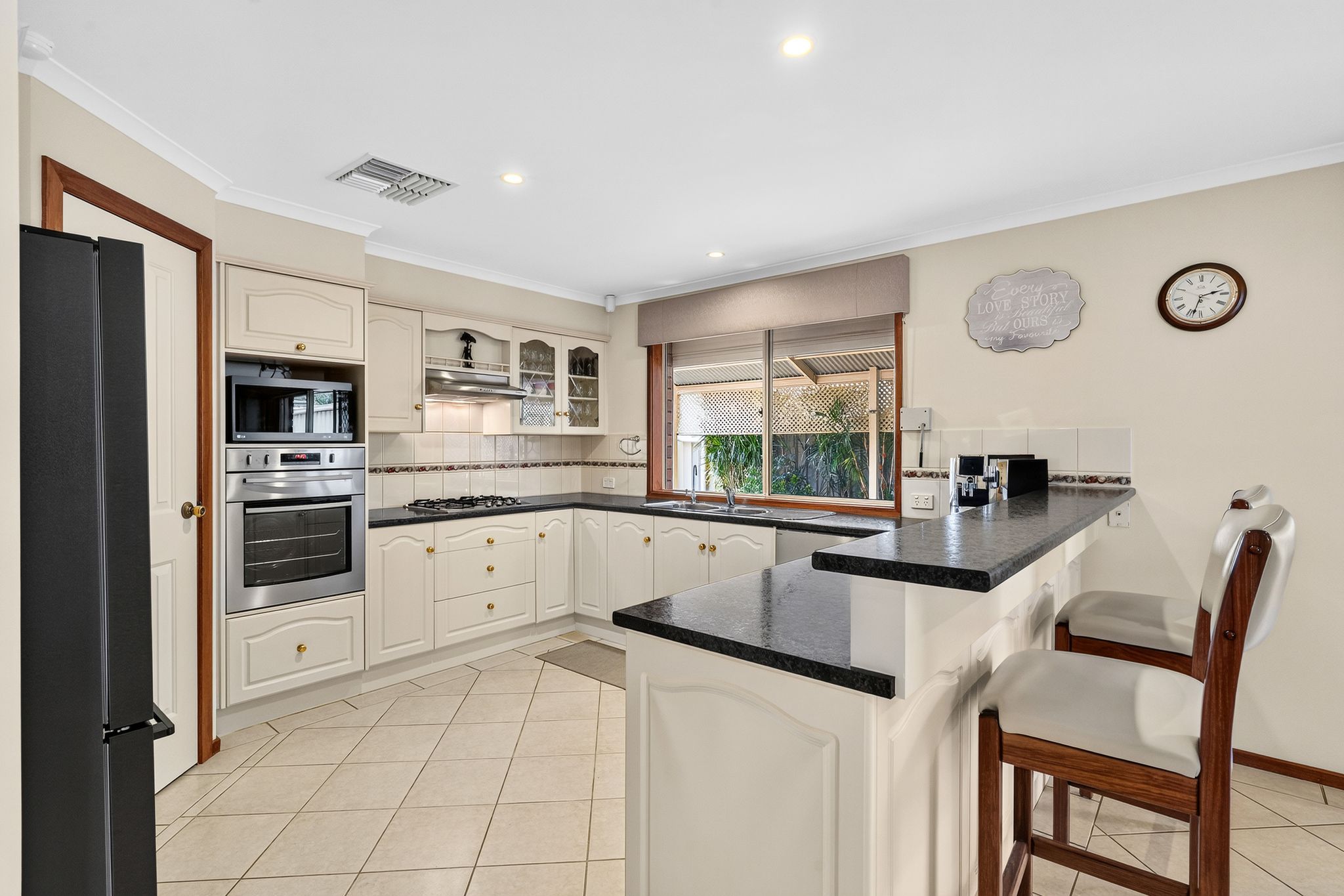35 Rossiter Drive — photo 7 of 12