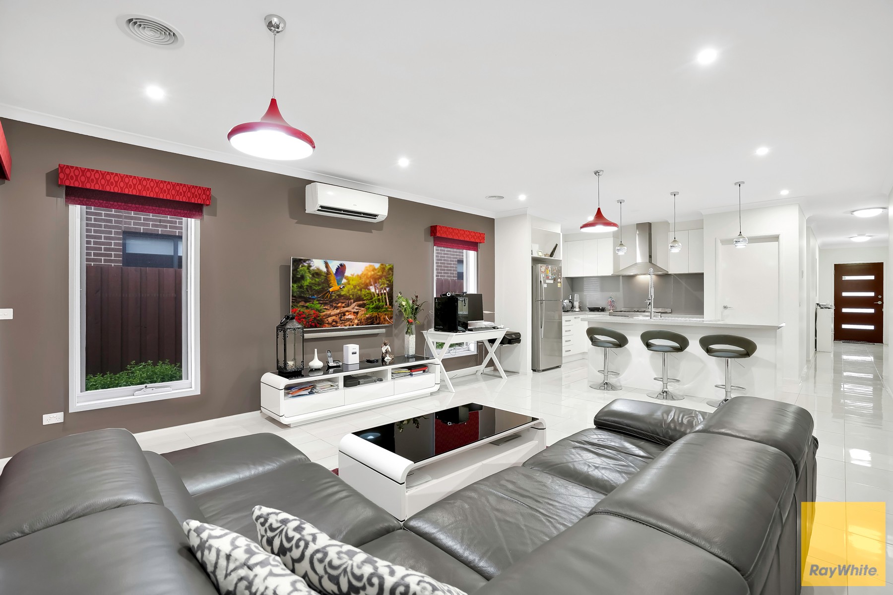 6 Bottlebrush Road, AINTREE, VIC 3336