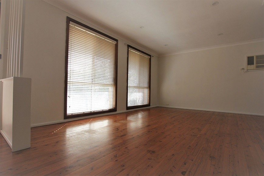35 Clifford Crescent, Ingleburn, NSW 2565