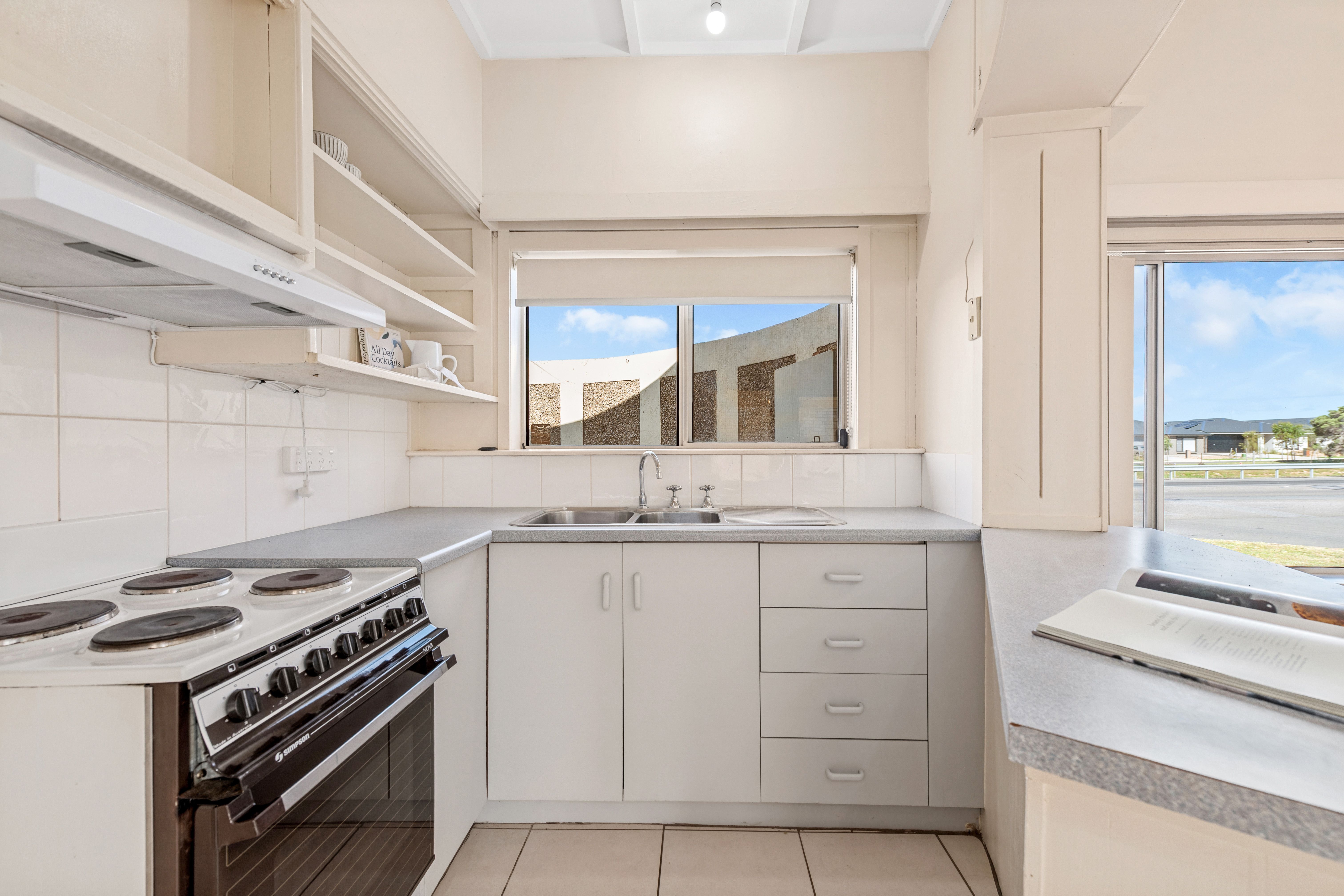 113 Commercial Road — photo 8 of 21