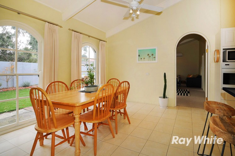 1 Carnoustie Court, Frankston, VIC 3199