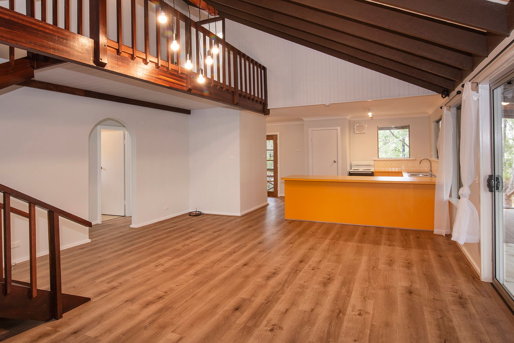 11 Clements Crescent — photo 5 of 20