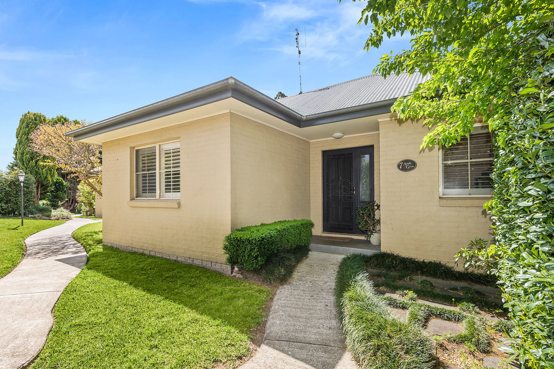 12 Arthur Street