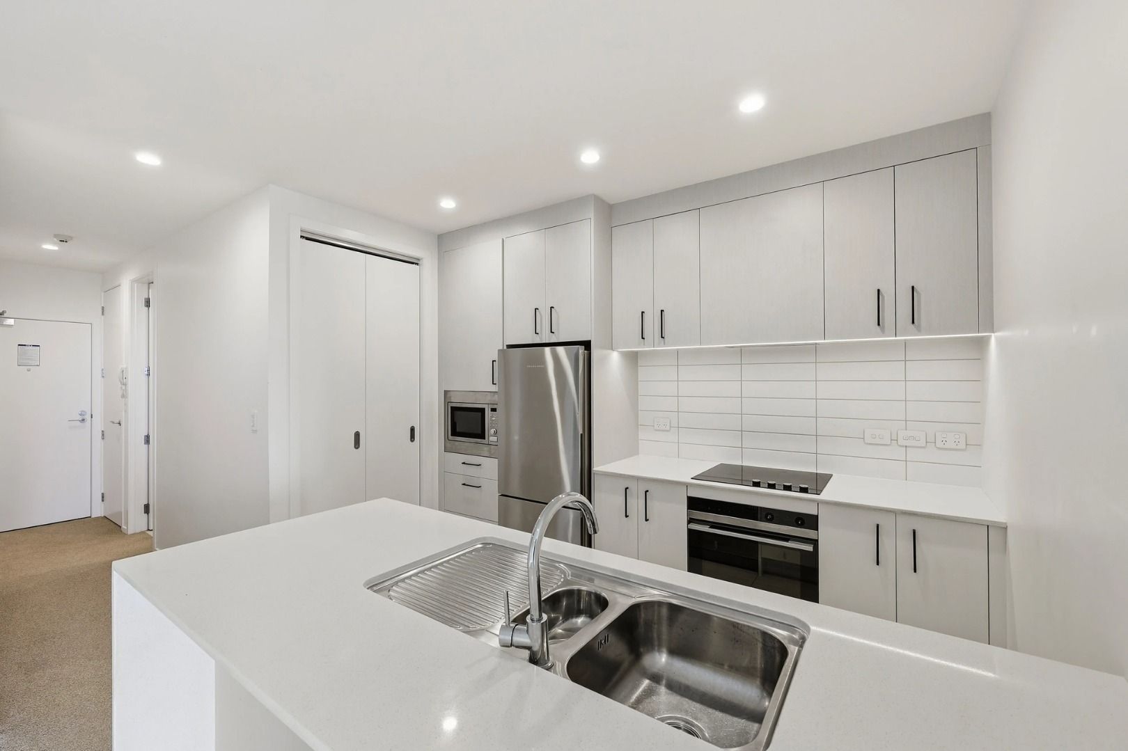 904/8 Waikumete Road, Glen Eden, Waitakere City