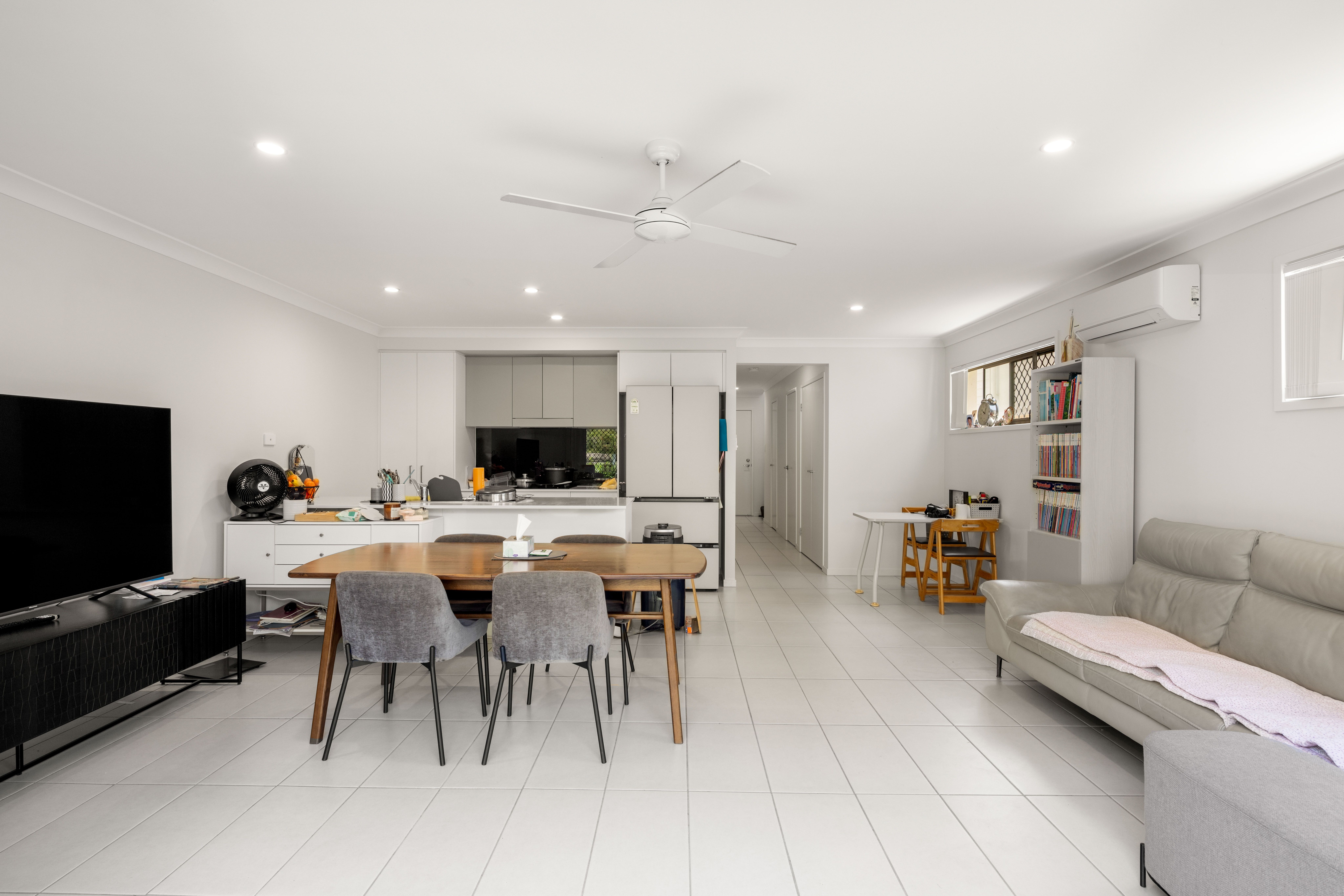 25/19 Whittley Court — photo 2 of 25