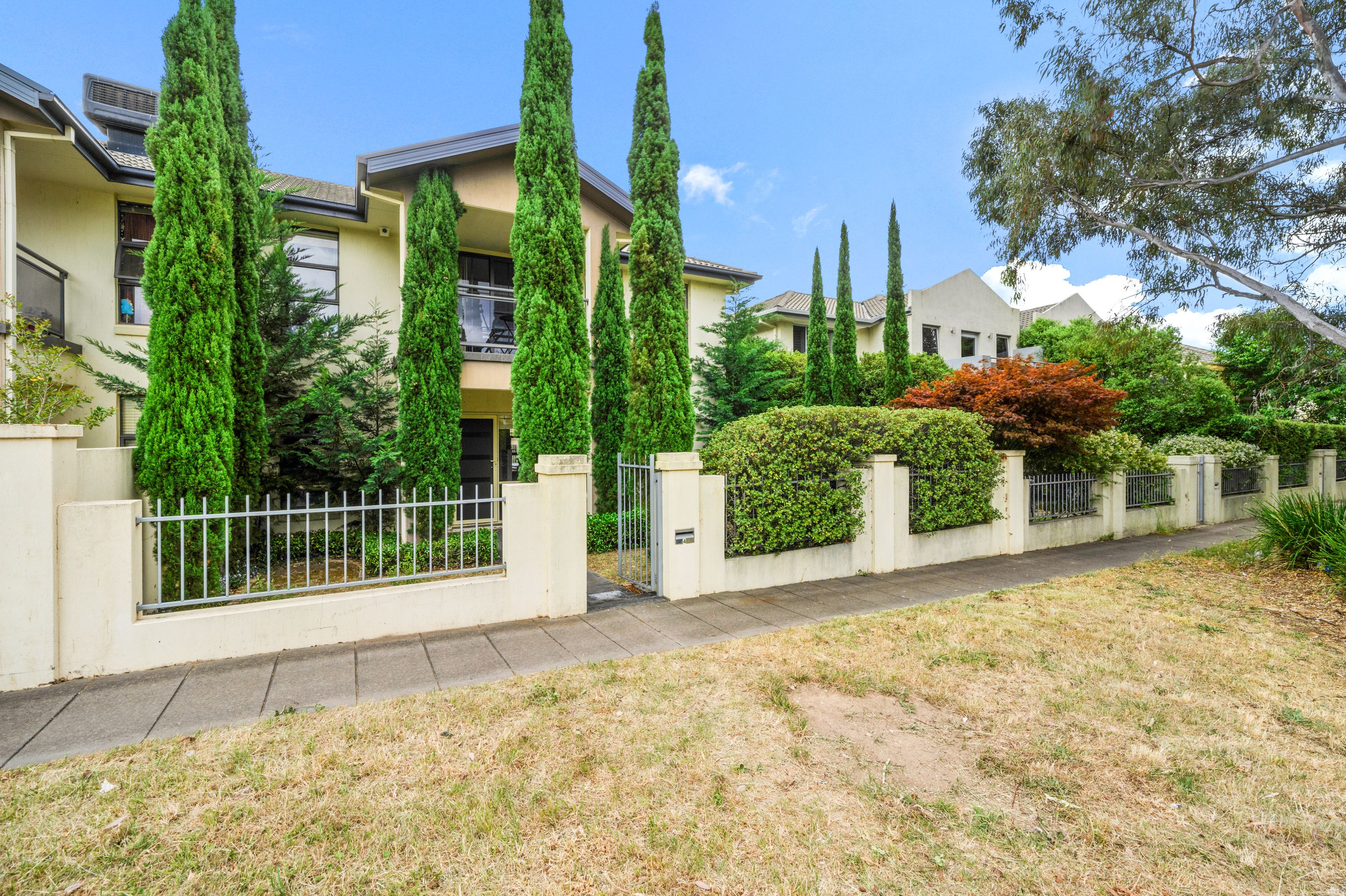 4 Ebor Lane, Harrison ACT 2914