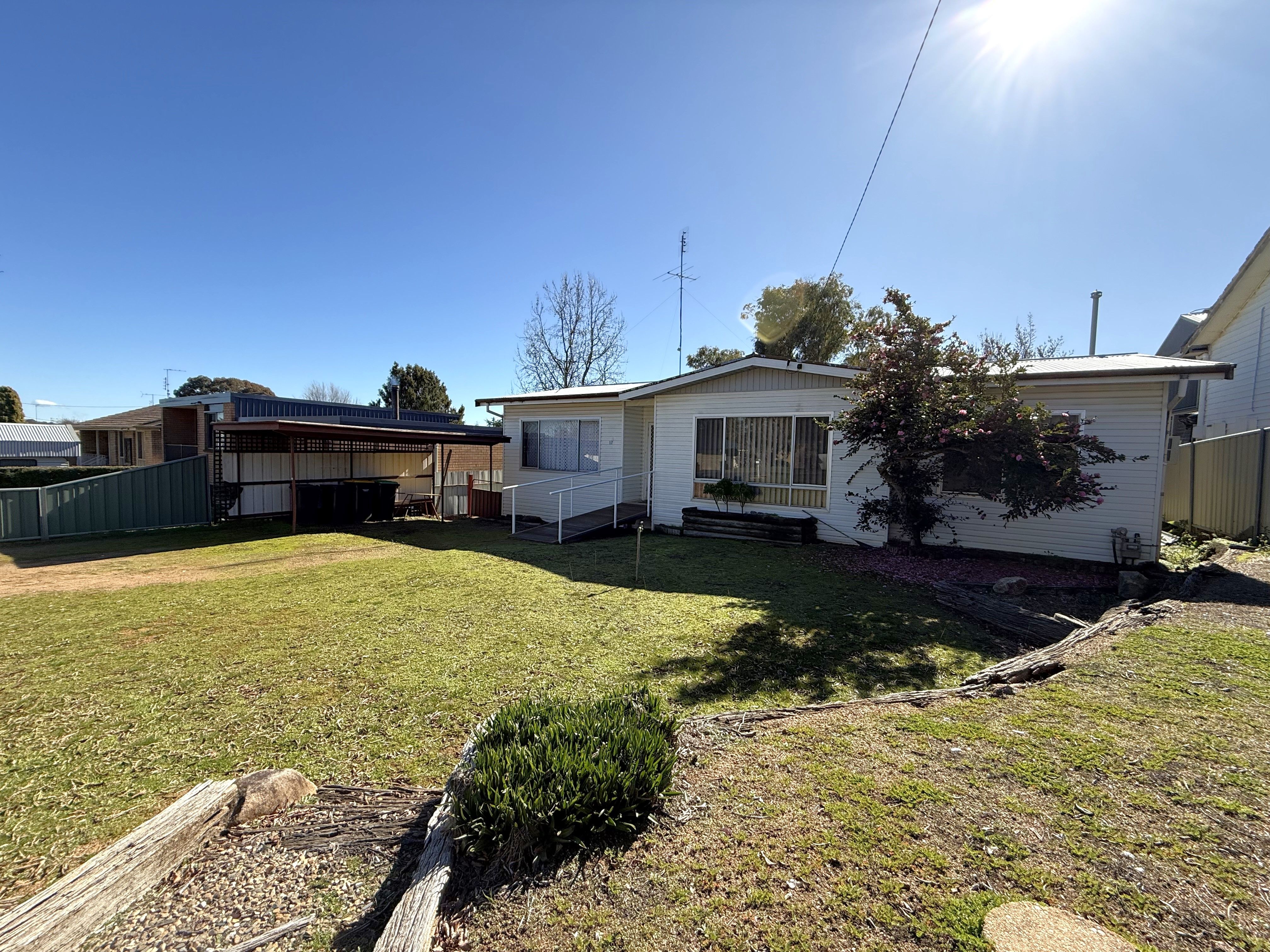 17 Toompang Street , Young NSW 2594