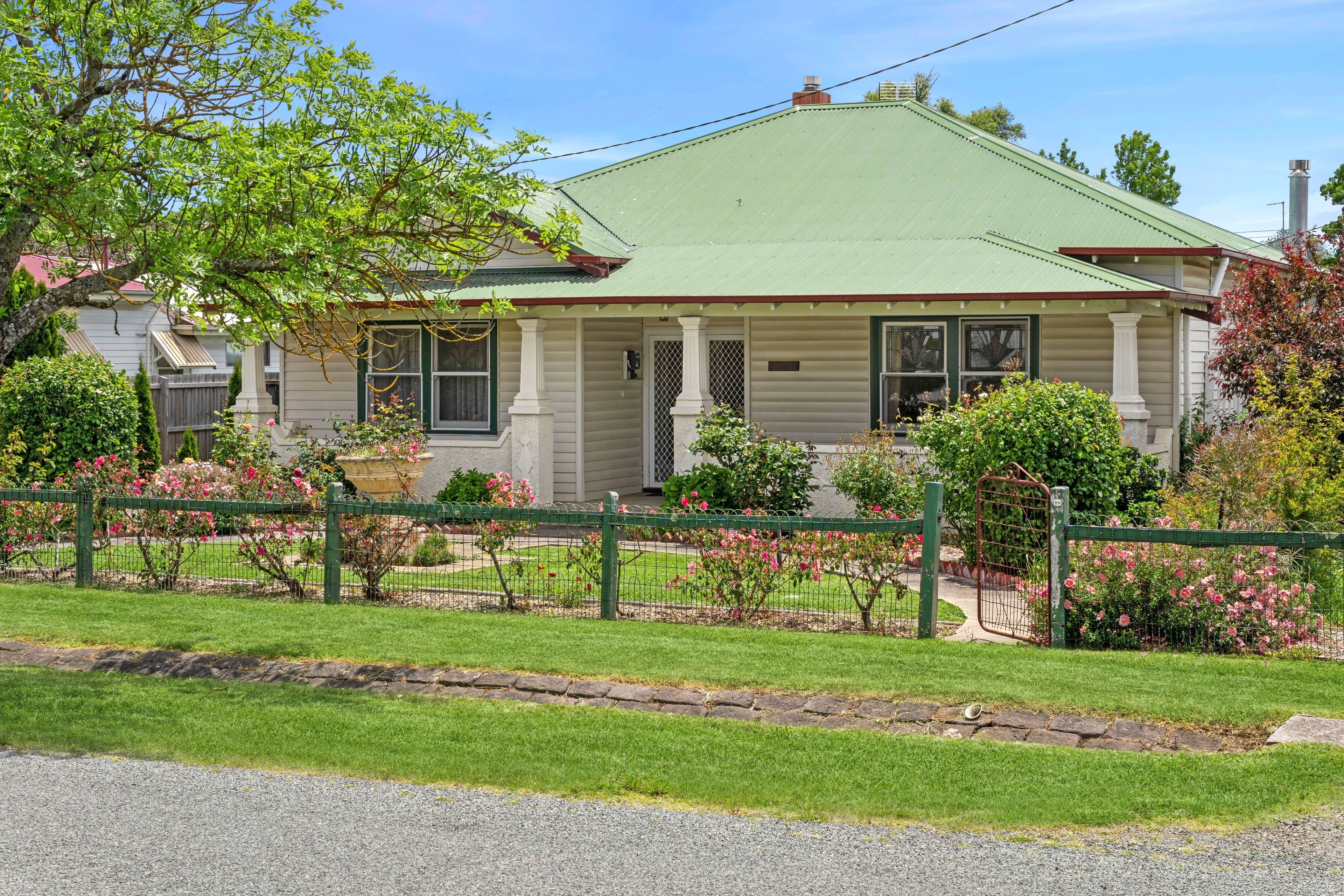 25 Bowen Street, Kyneton VIC 3444