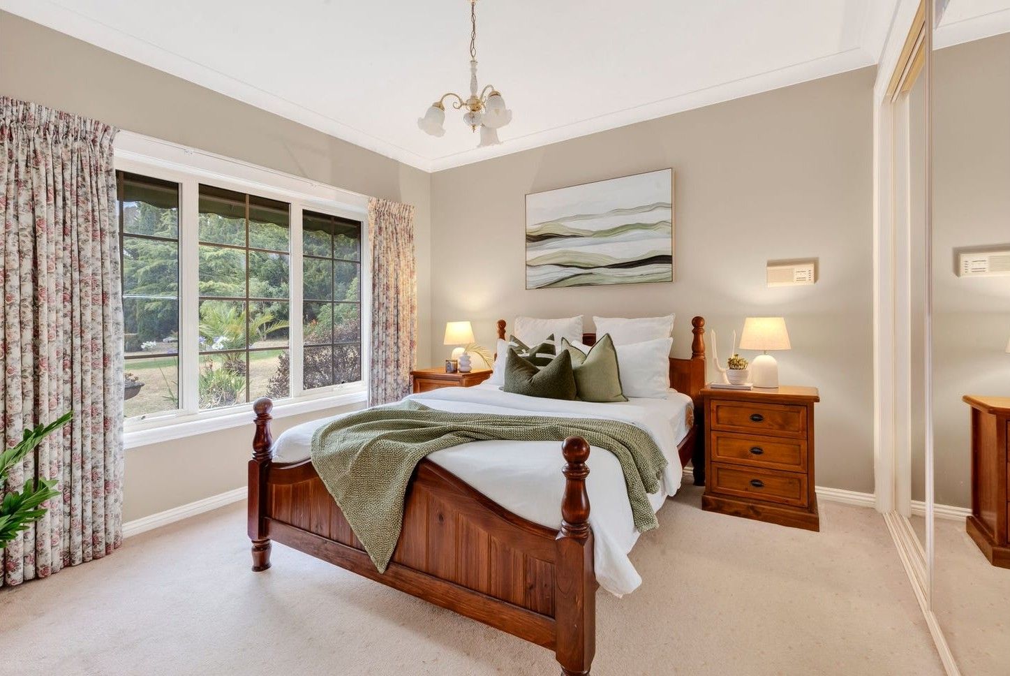 8 Kestrel Crescent — photo 18 of 27