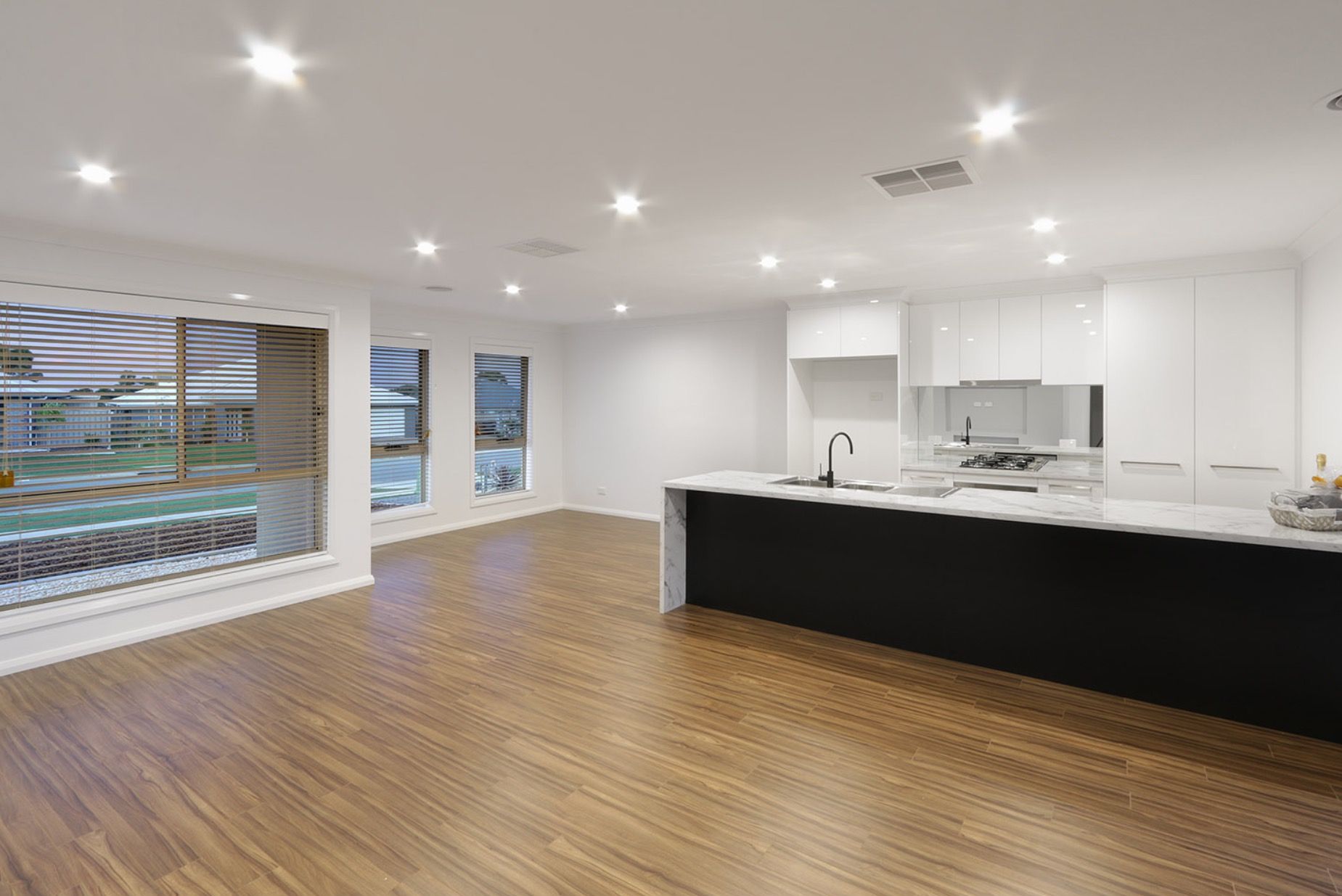 21 Barton Avenue, Lloyd, NSW 2650