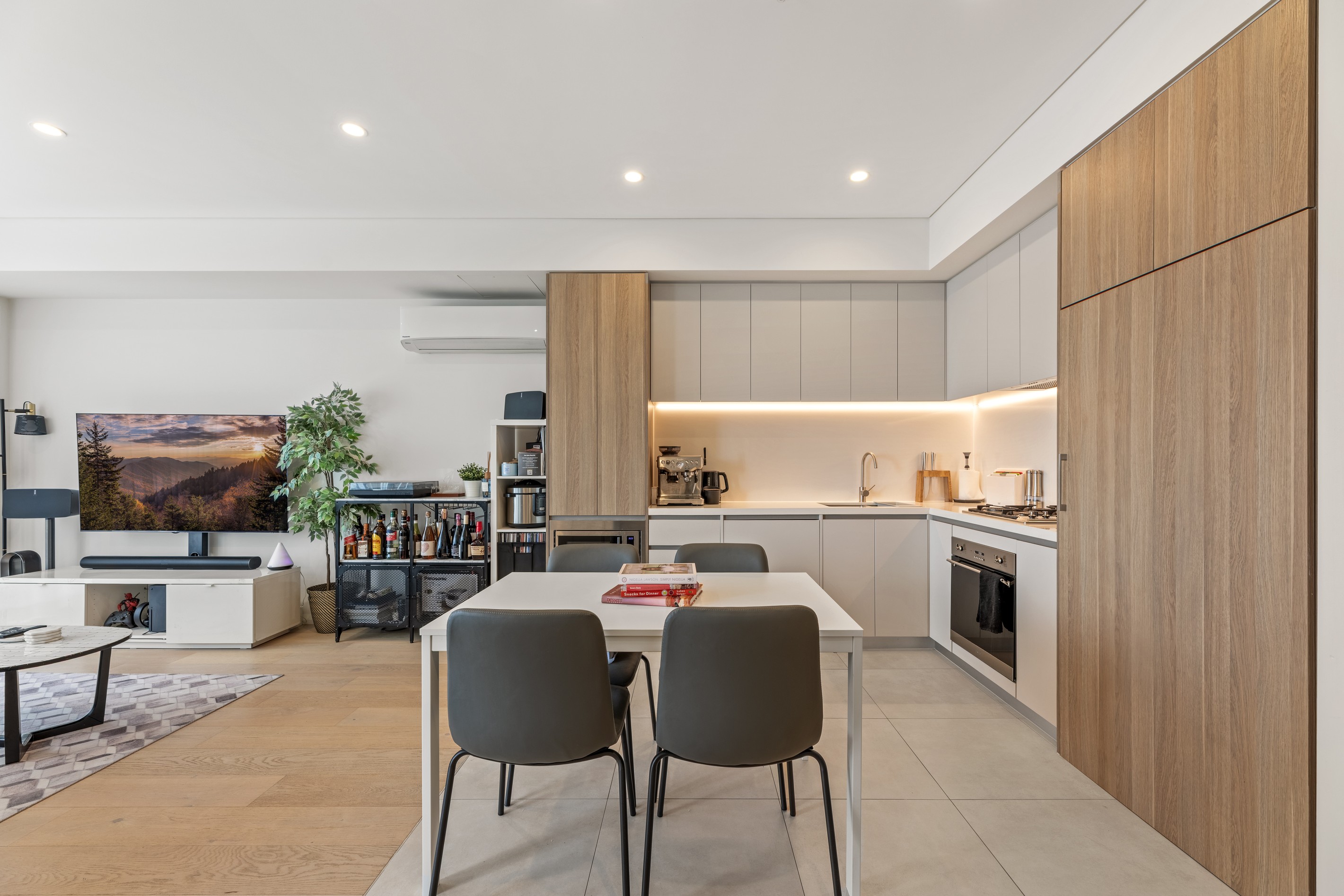 702/35 Flora Street, Kirrawee, NSW 2232