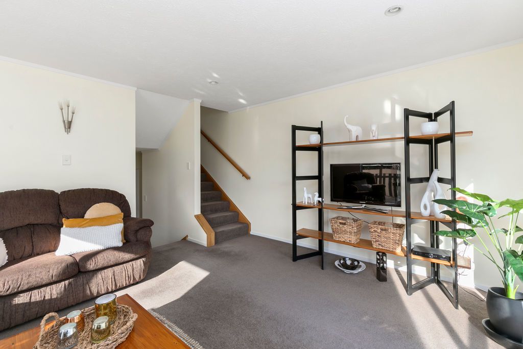 9u4 Tawa Street, Tawa, Wellington City
