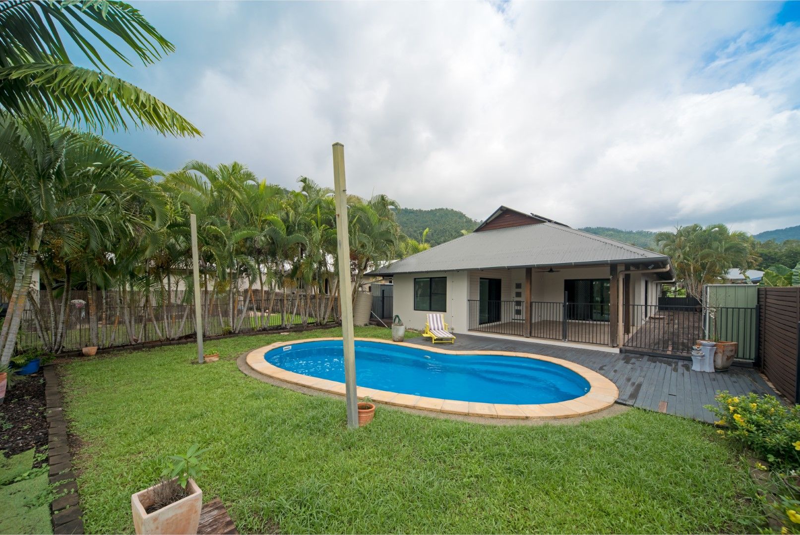 99 Abell Road, Cannonvale QLD 4802