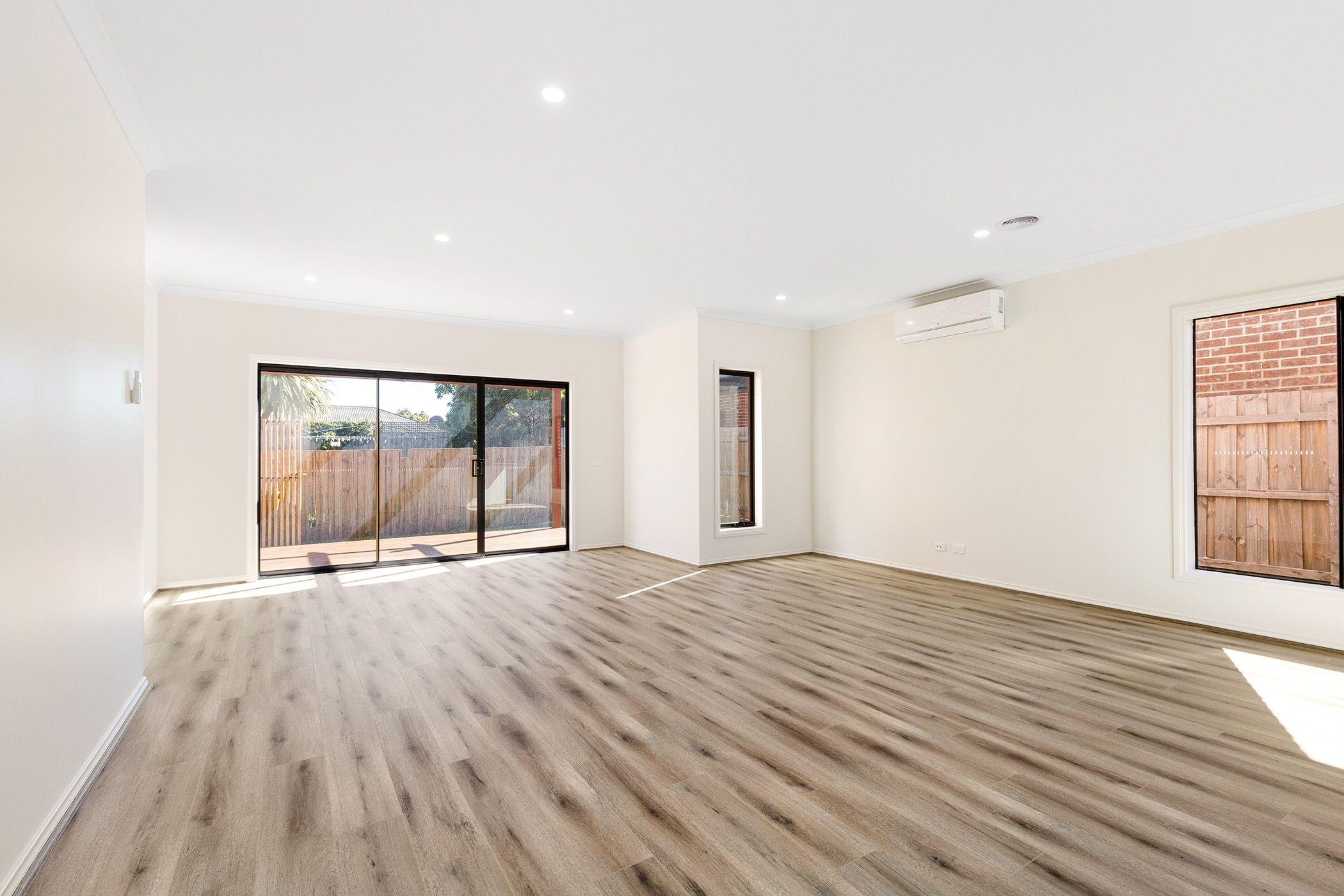 2/10 Harrow Street, Frankston, VIC 3199