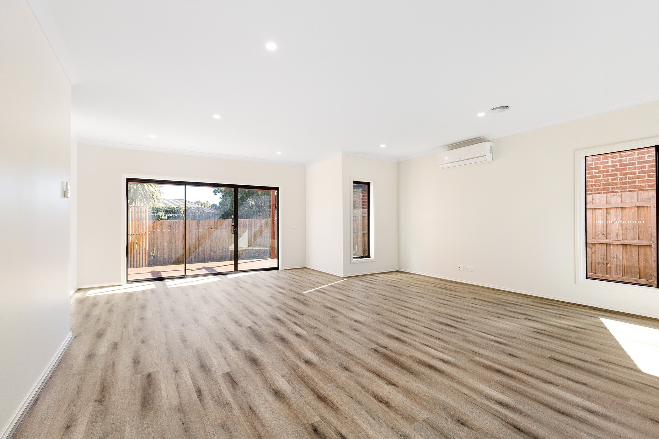 2/10 Harrow Street, Frankston, VIC 3199