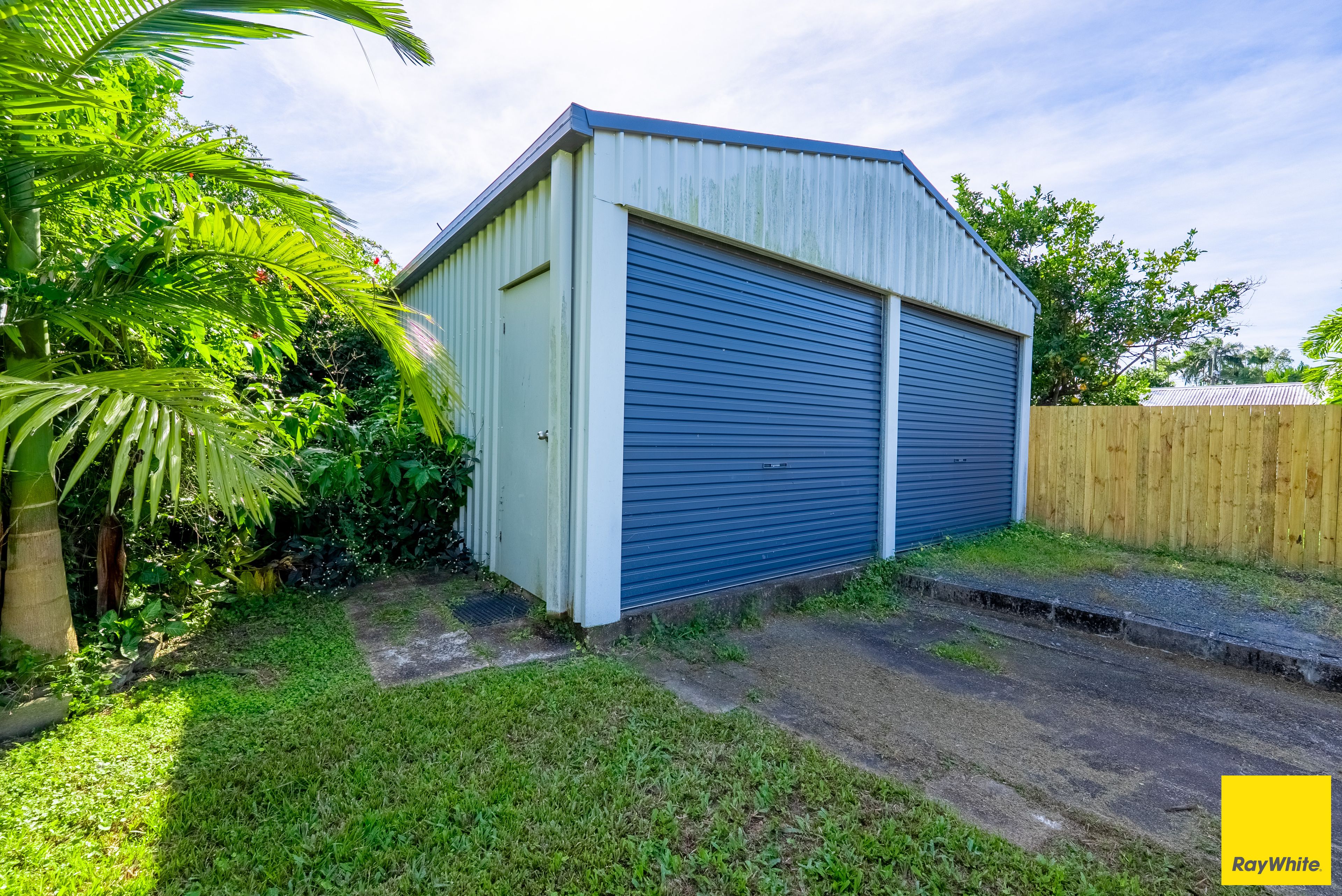 196 Greenslopes Street — photo 20 of 23