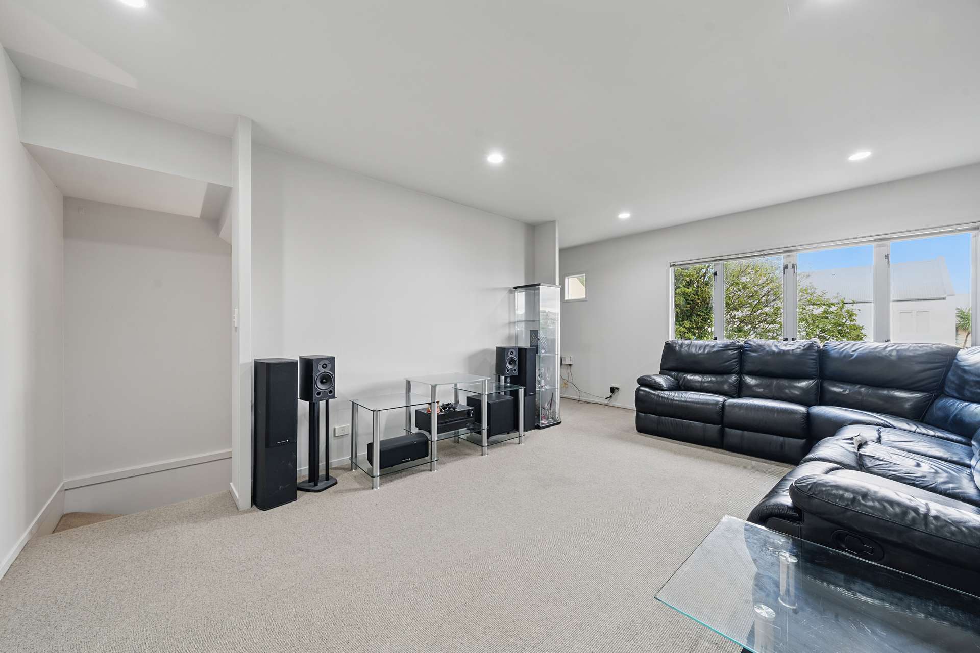 27 Winery Way photo 1