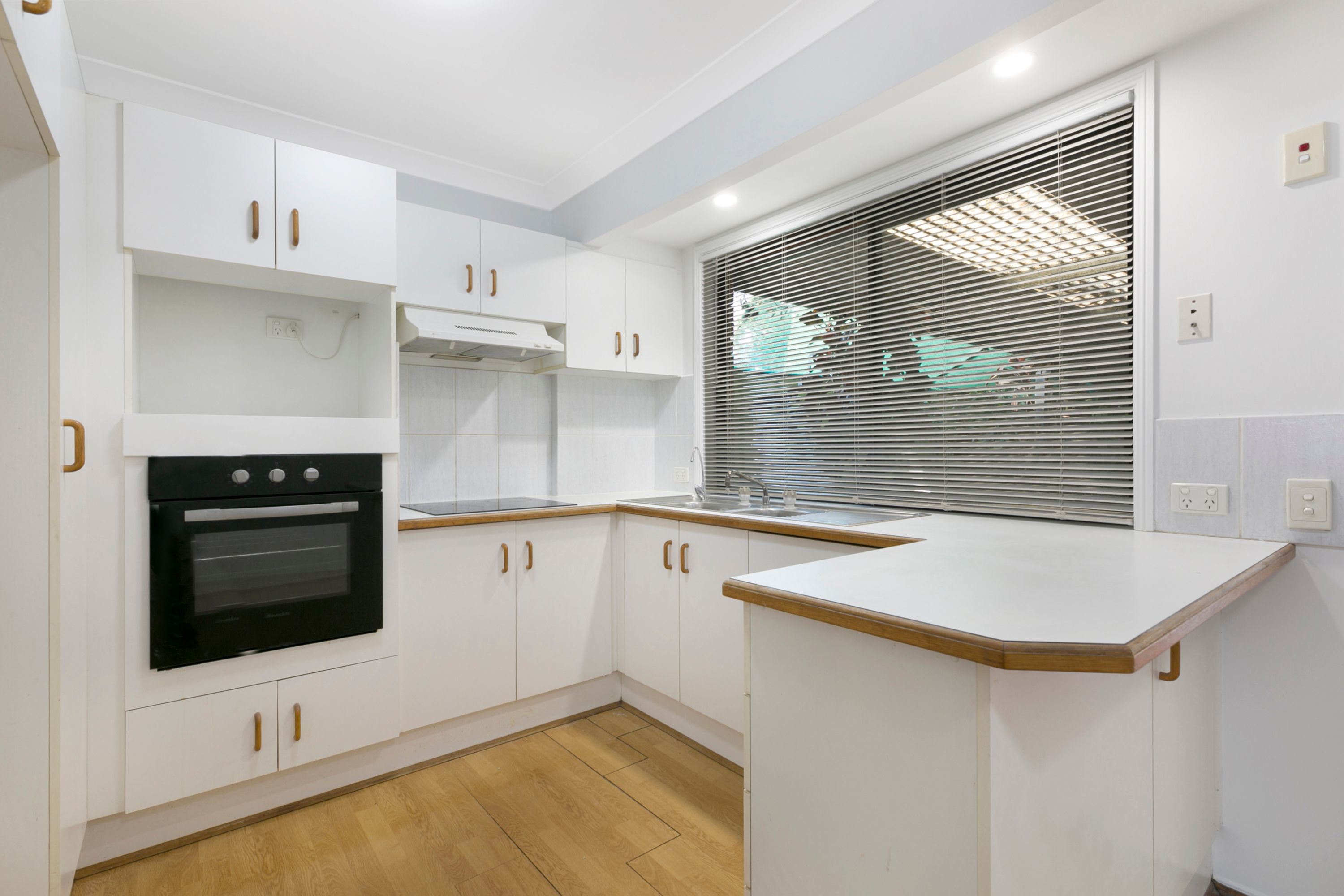 1/16 Montezuma Drive, Burleigh Waters, QLD 4220