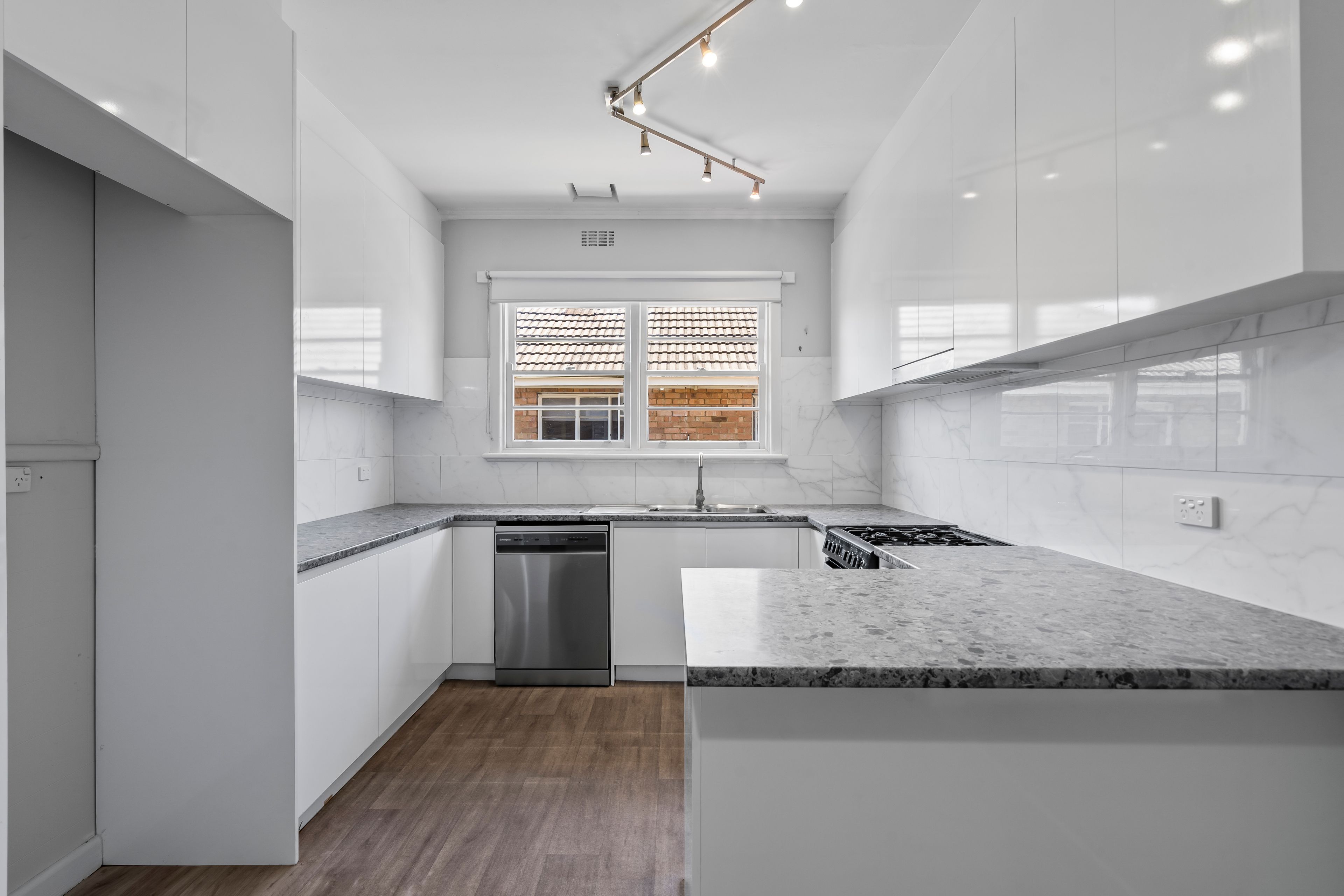 54 Kennedy Street — photo 5 of 11