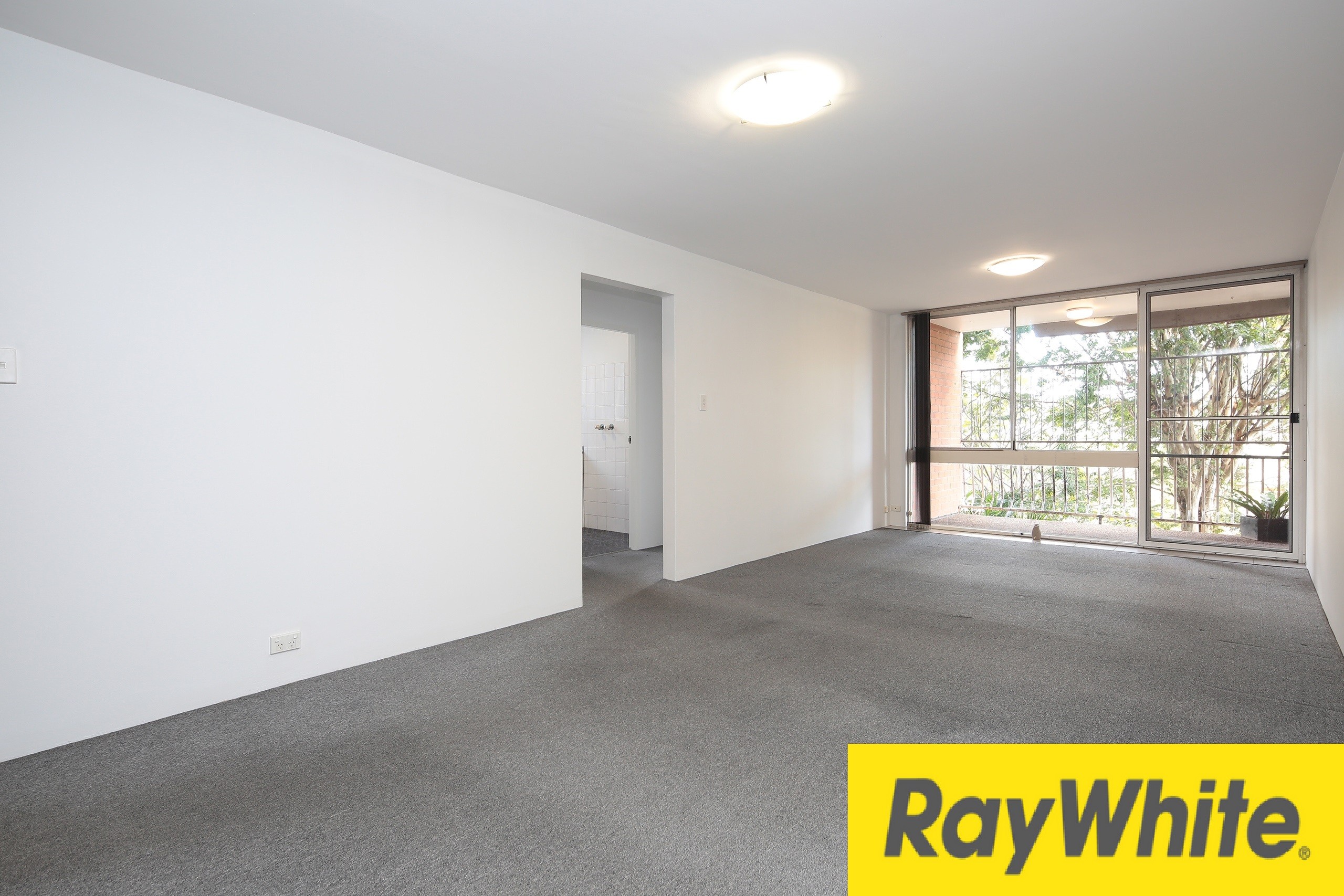 2/772 Logan Road, Holland Park, QLD 4121