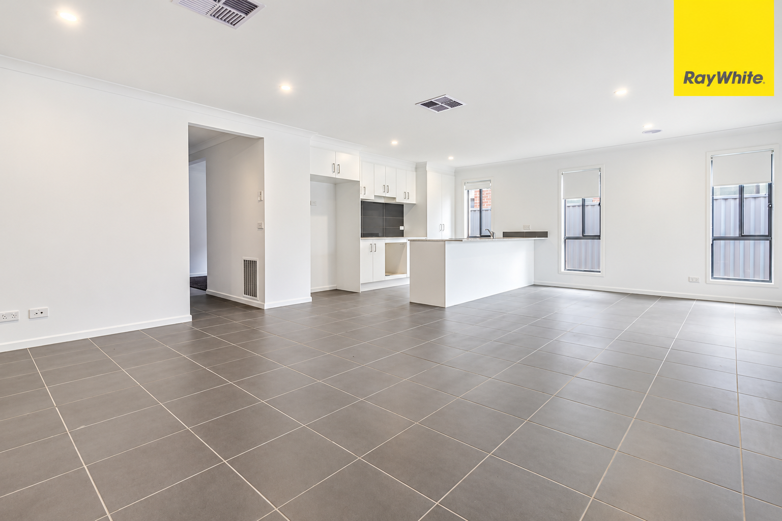 10 Avonmore Way, — photo 6 of 10
