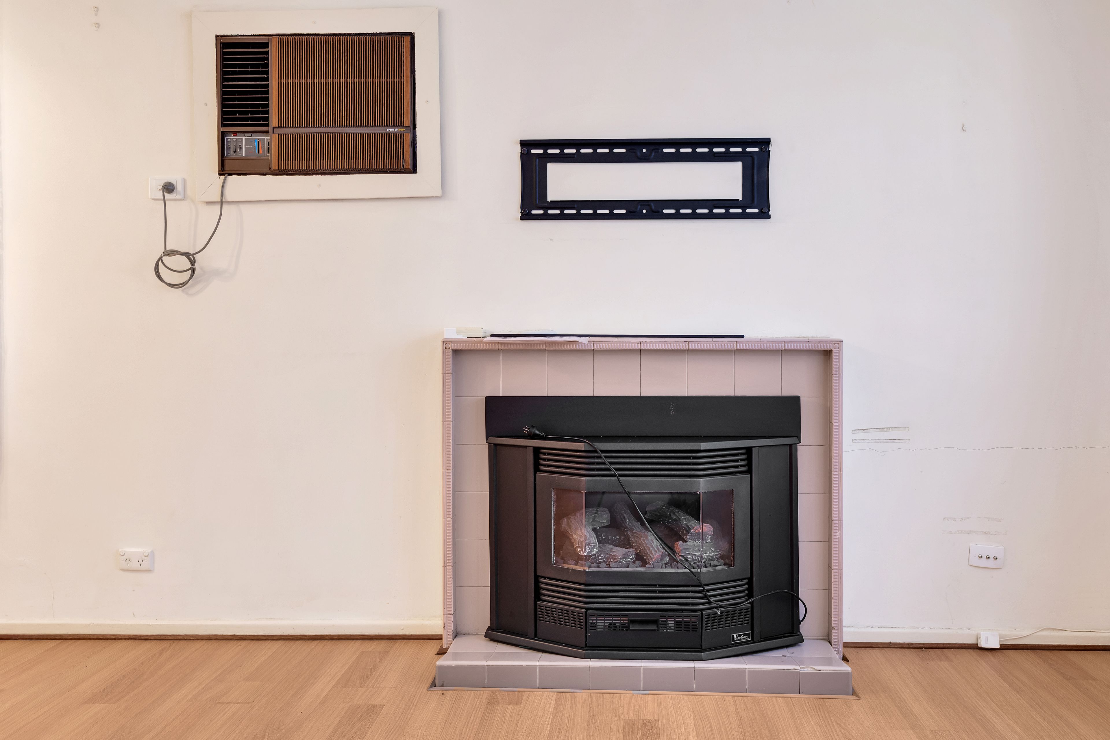 54 Peachey Road — photo 9 of 28