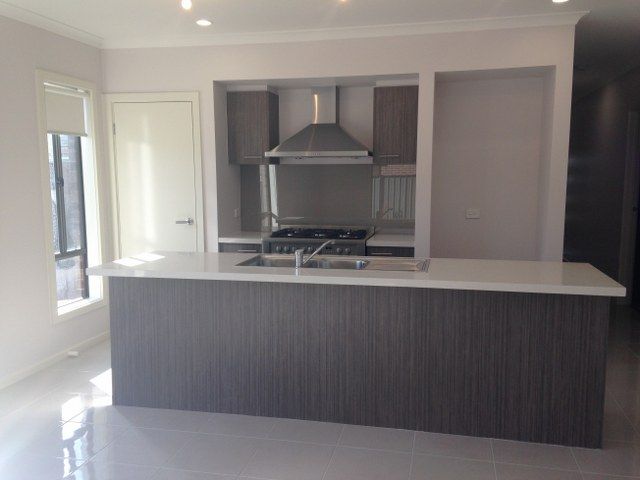 17 Dashing Road, Craigieburn, VIC 3064