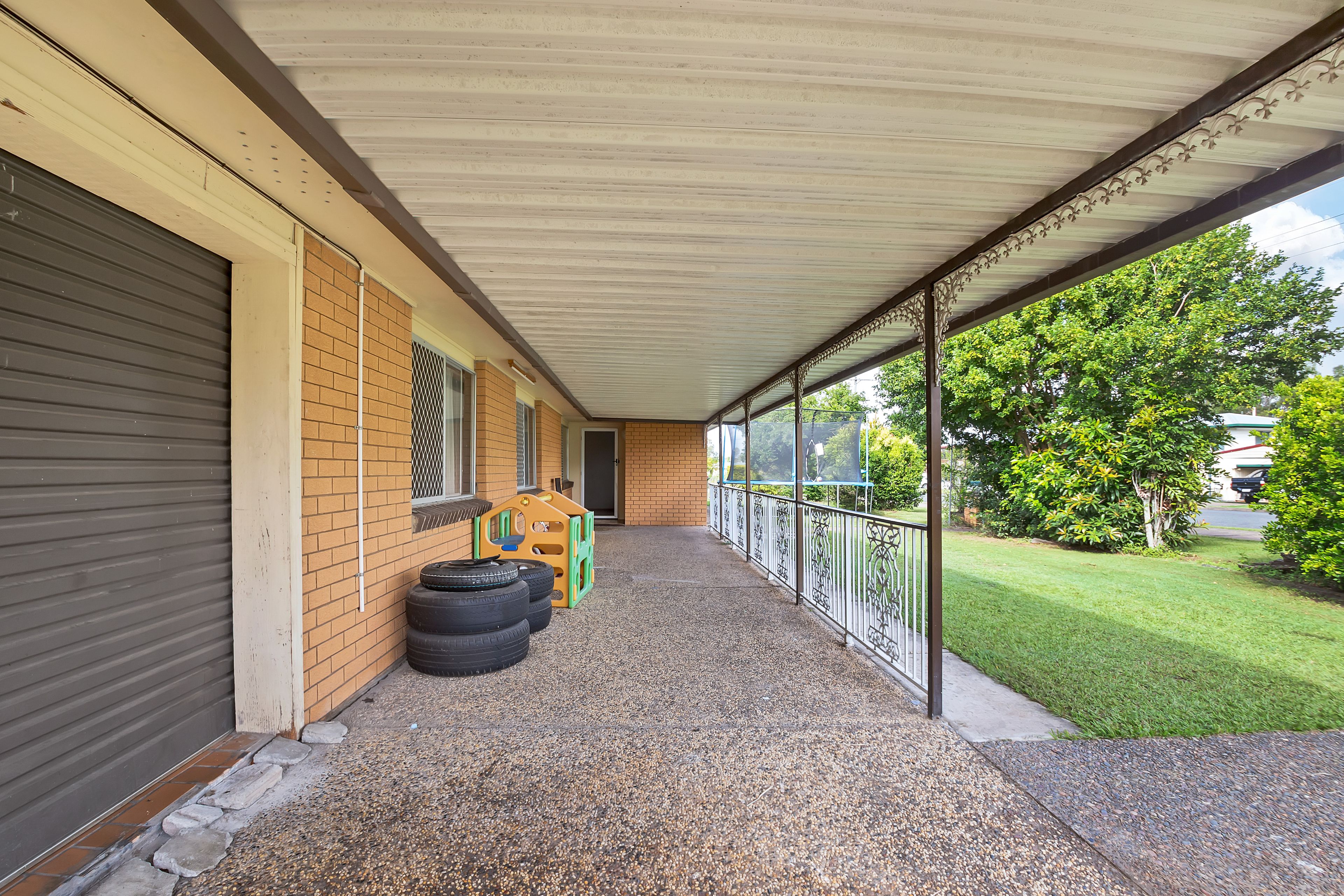 42 Russell Street, Silkstone, QLD 4304