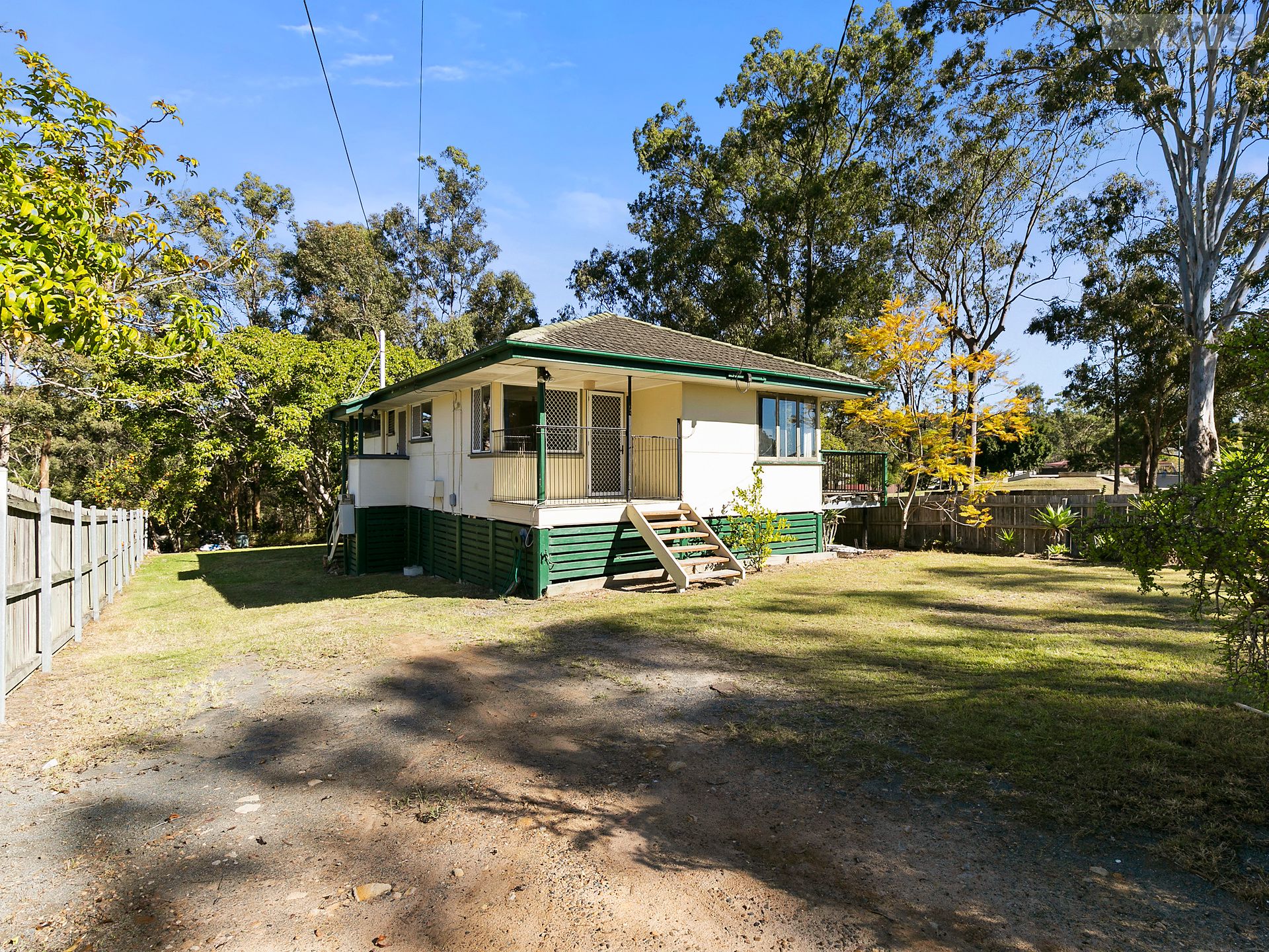 8 Hayden Street, Riverview QLD 4303