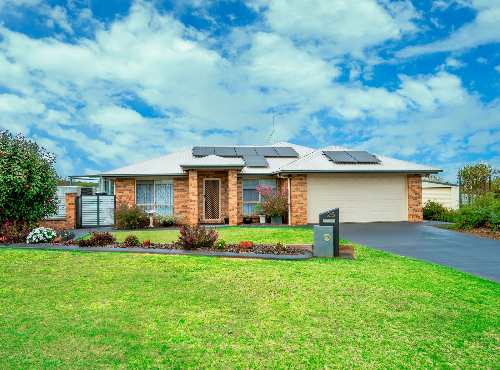 25 Holly Avenue, Highfields, QLD 4352