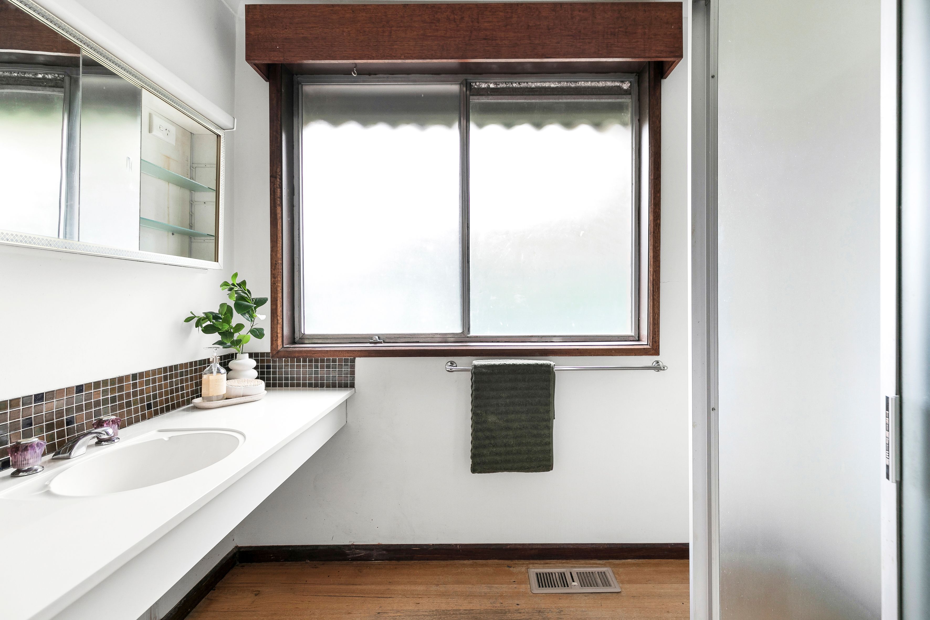 97 Loongana Avenue — photo 13 of 19