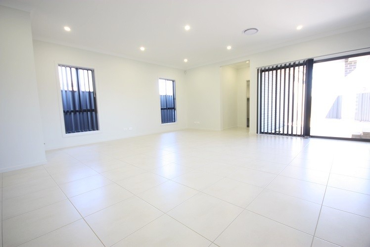 128 Willowdale Drive, Denham Court, NSW 2565