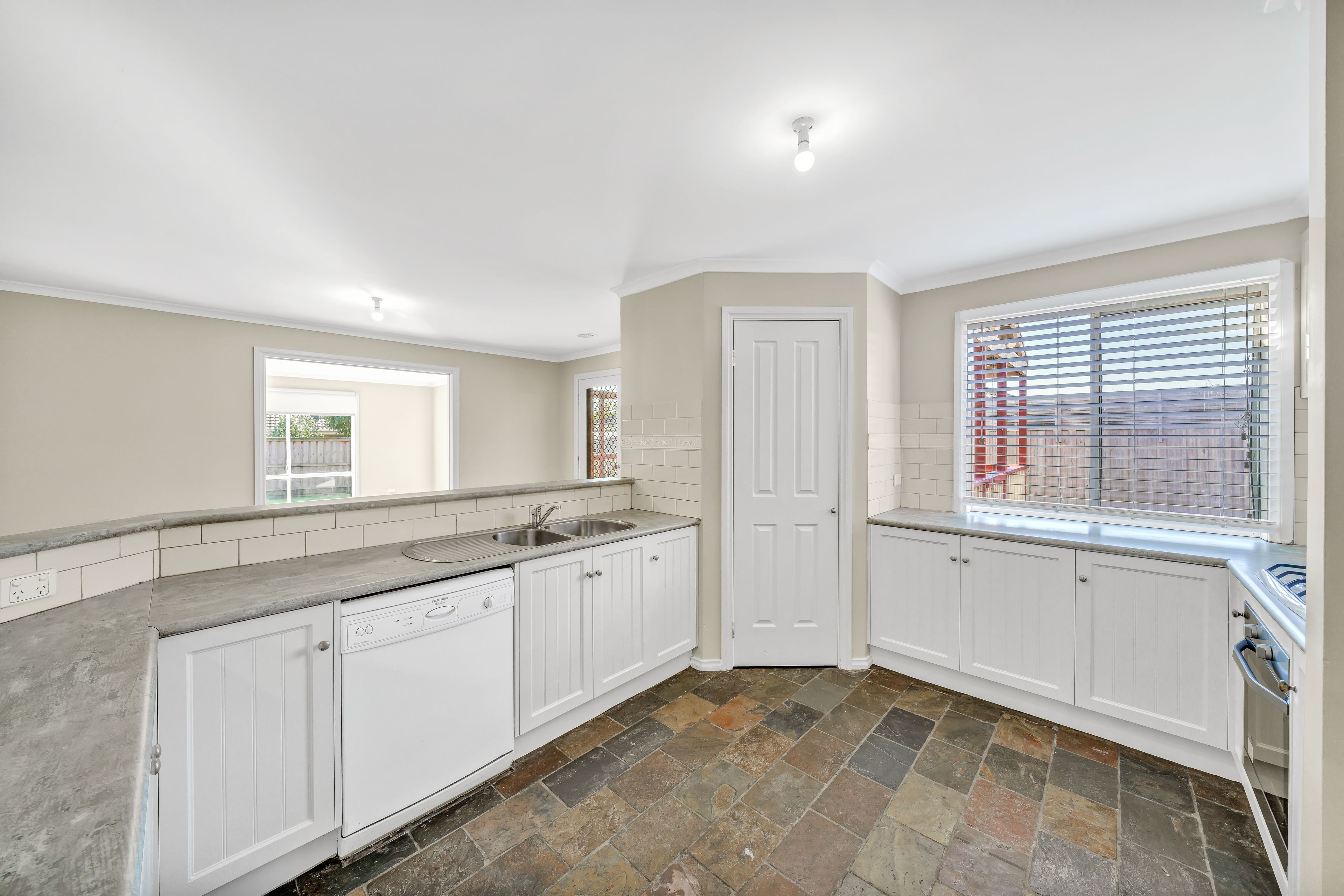 7 Clapton Court, Cranbourne East, VIC 3977