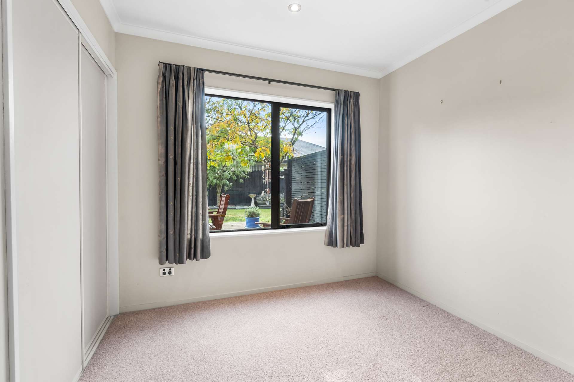 60 Rothesay Road photo 12