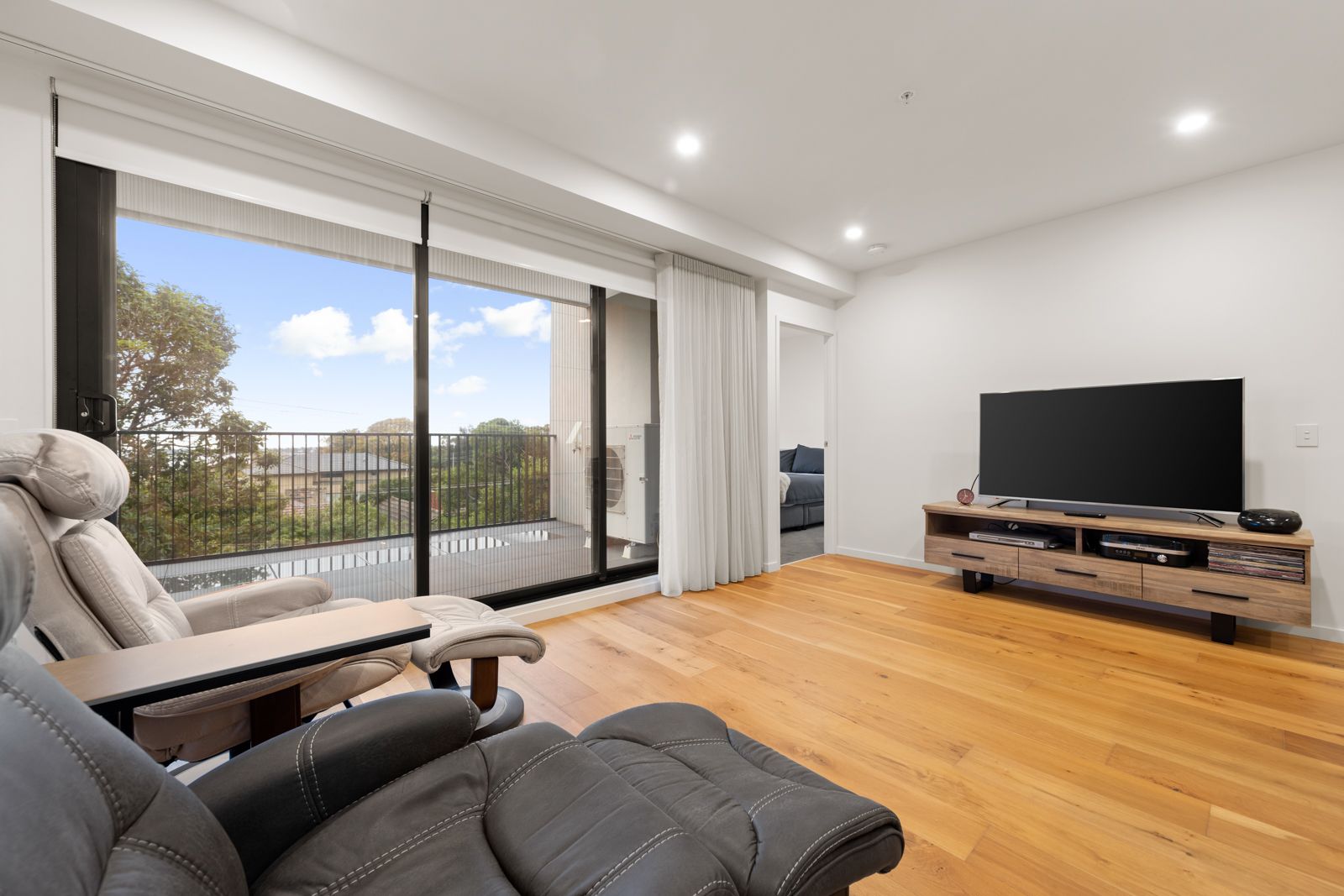 207/362 Burwood Highway — photo from Ray White Burwood