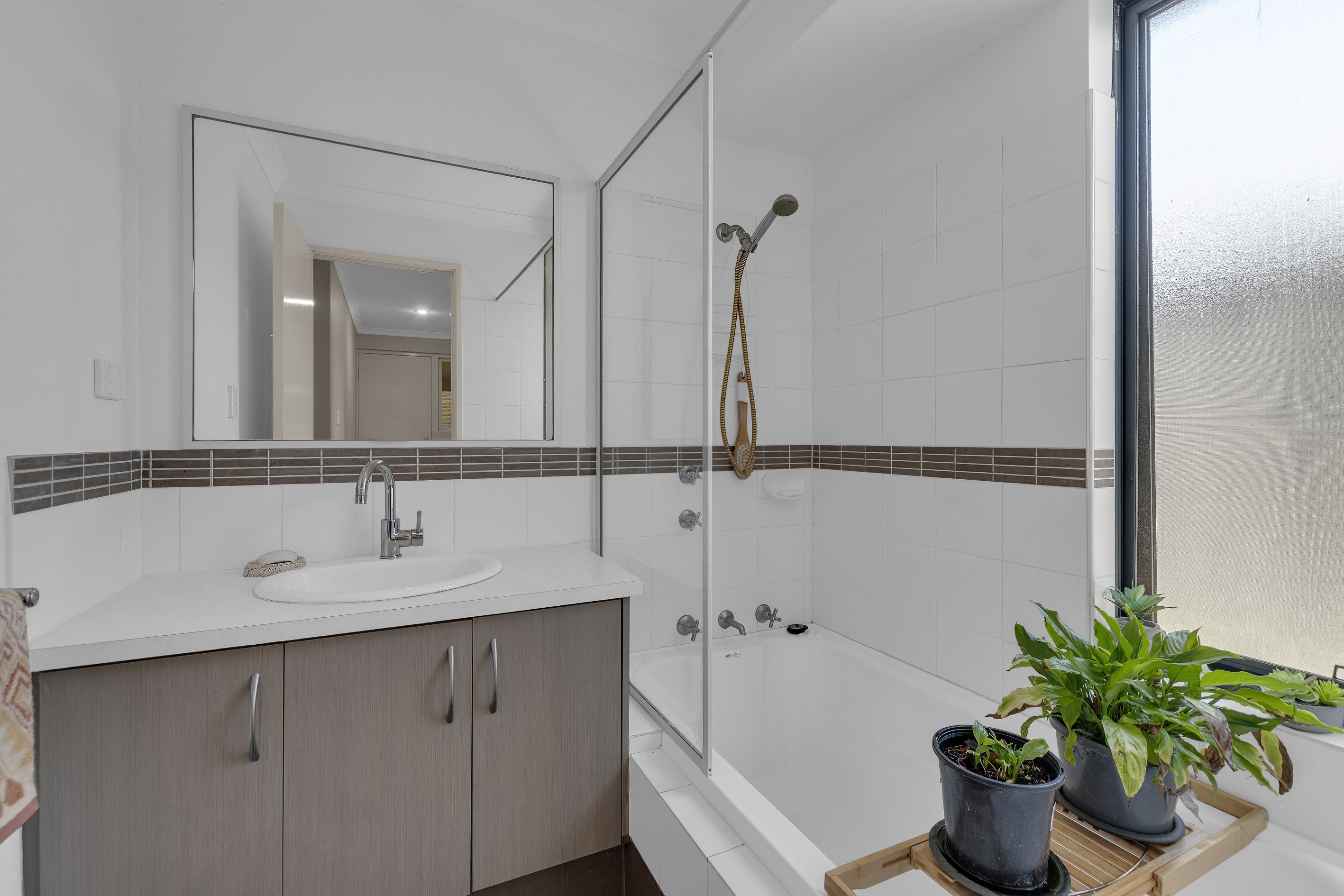 8 Honeysuckle Mews — photo 16 of 20