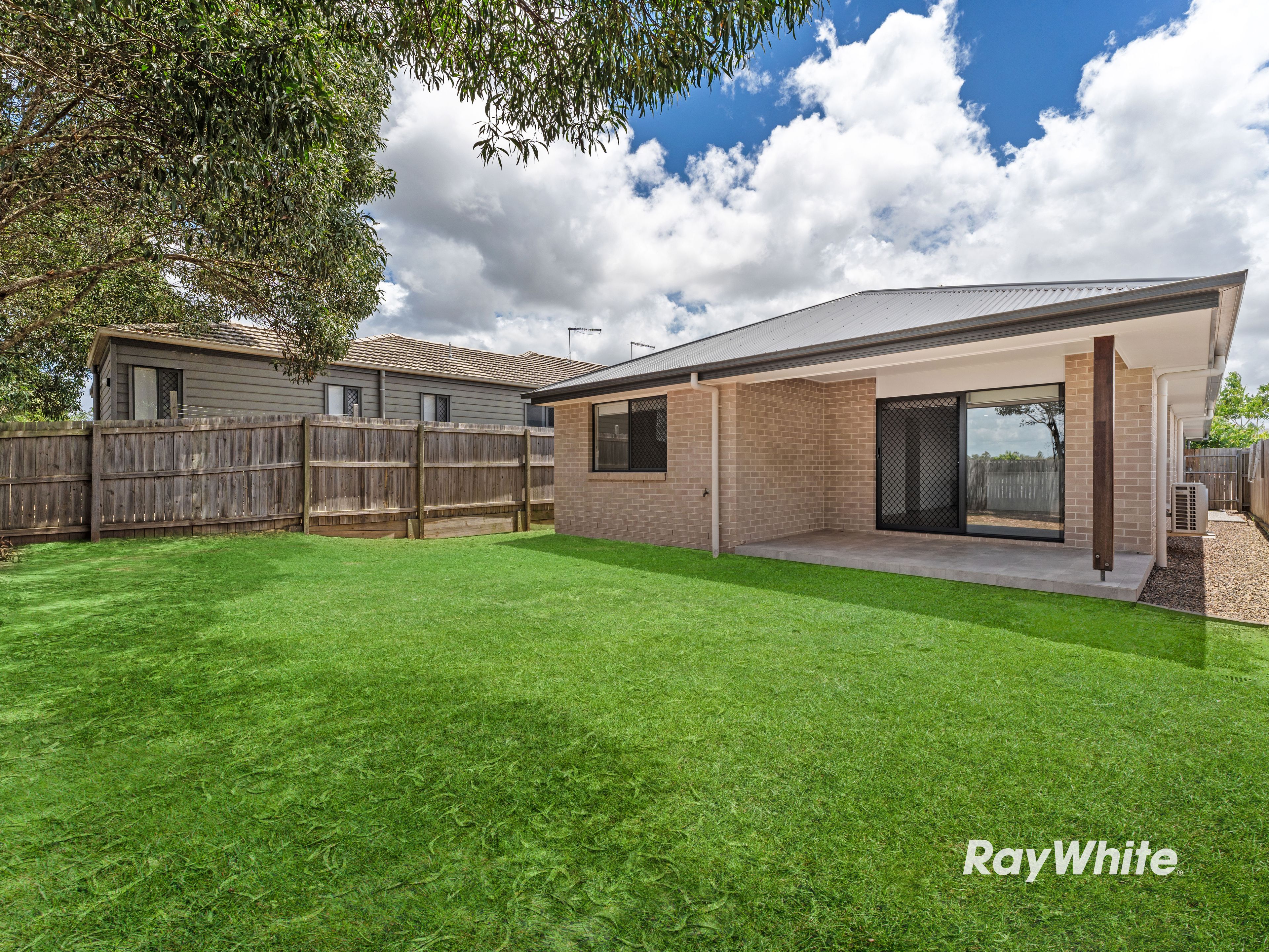 43 Isla Street, Park Ridge, QLD 4125