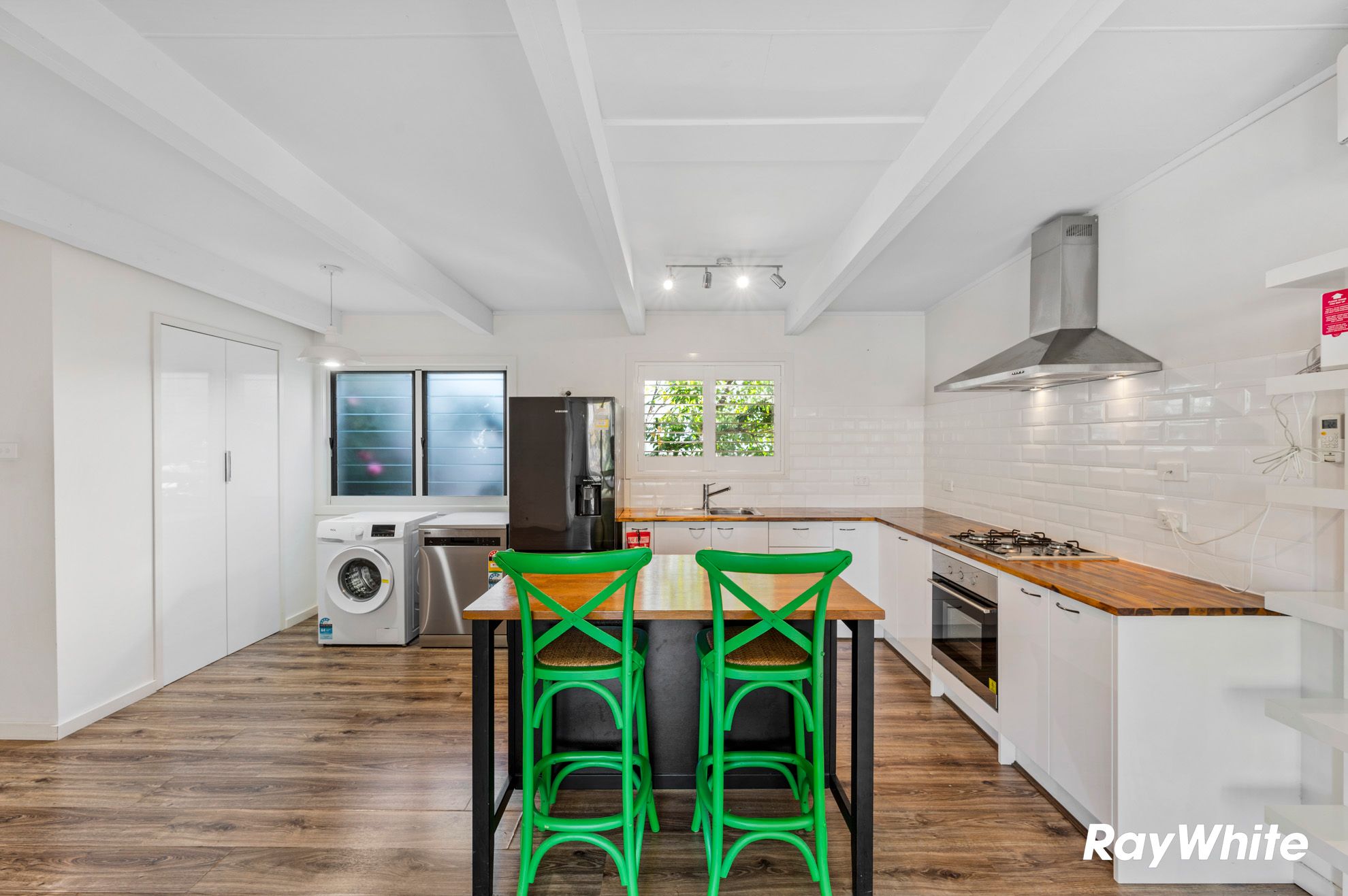 35 Derribong Avenue — photo 5 of 10
