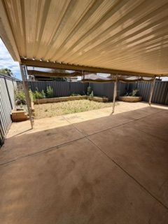 6 Semillon Crescent — photo 12 of 13