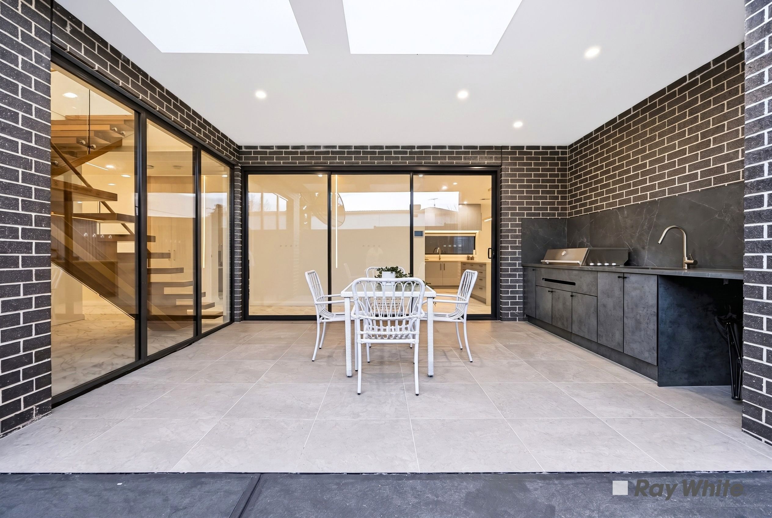 8 Mclean Crescent — photo 22 of 30