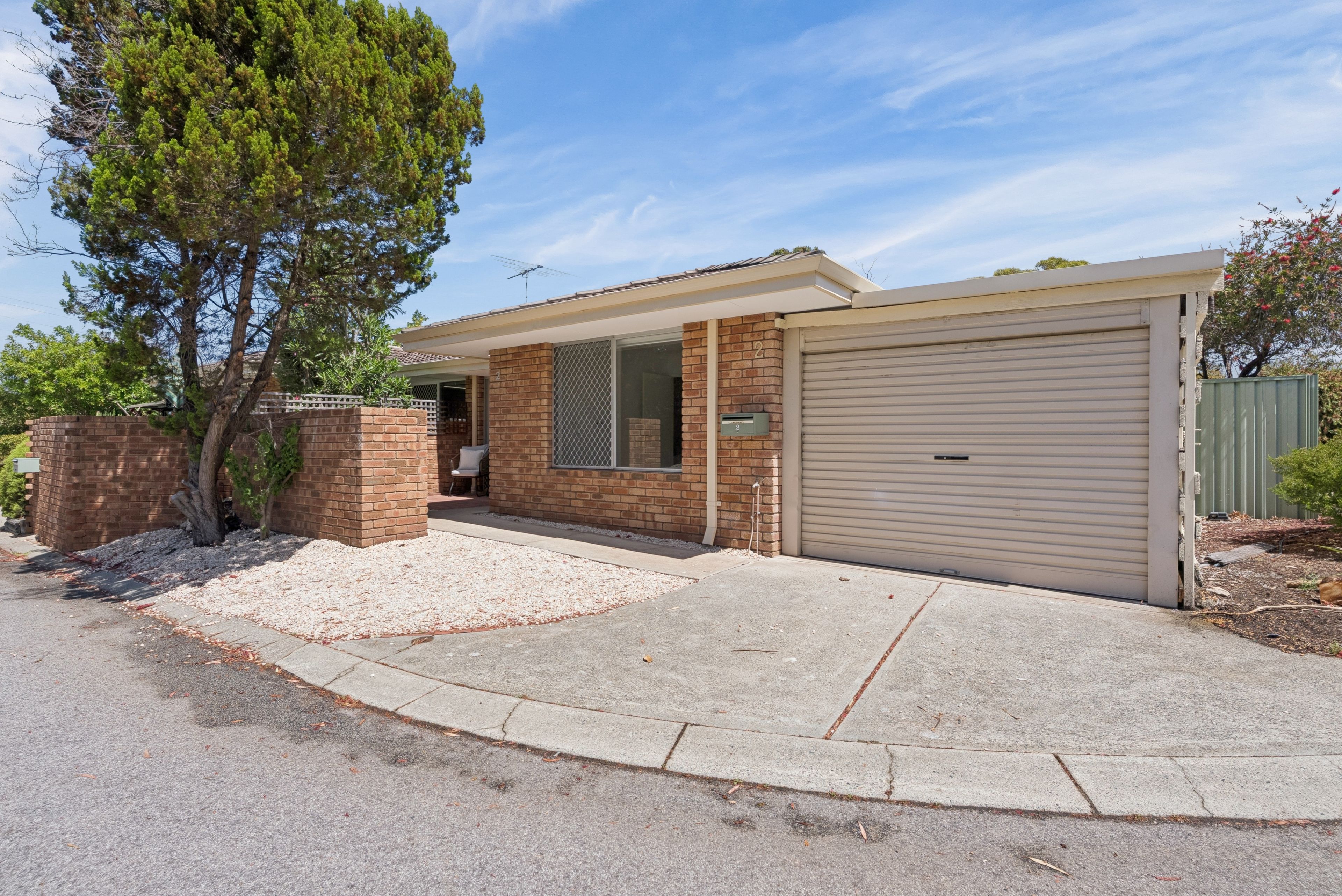 2 Rosewood Heights — photo 15 of 16