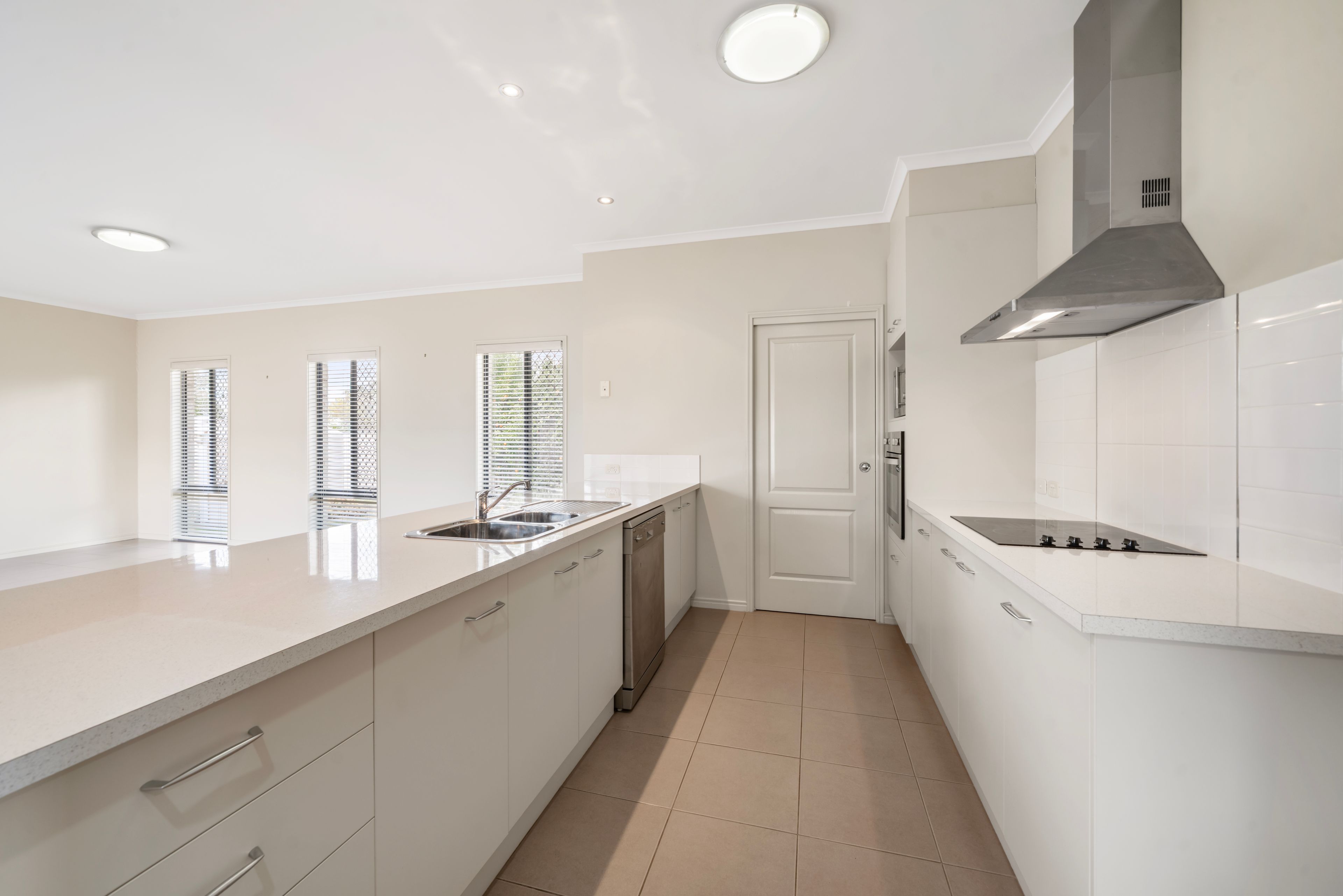 7 Woodhurst Court — photo 7 of 23