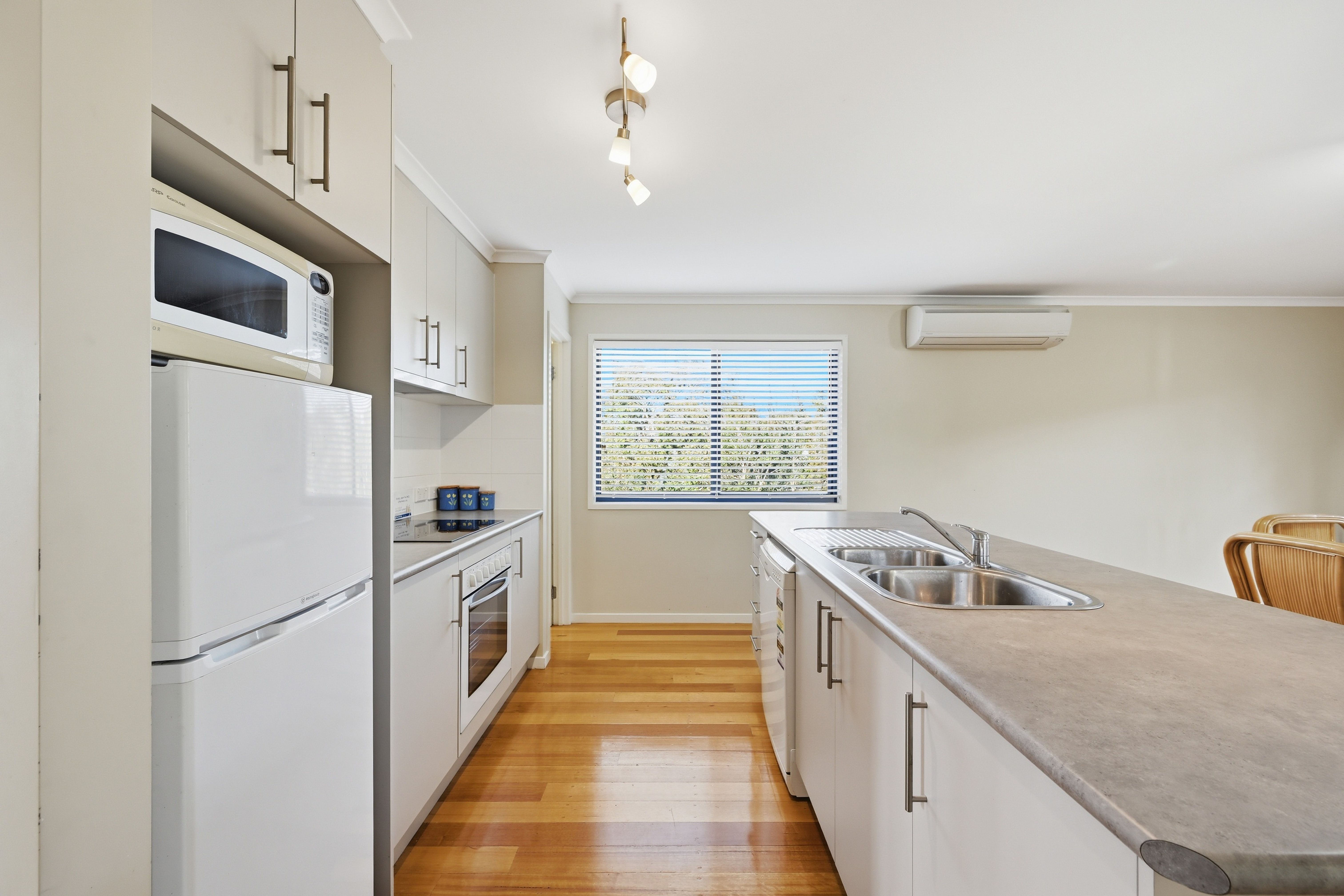 28 Beachcomber Drive — photo 4 of 20