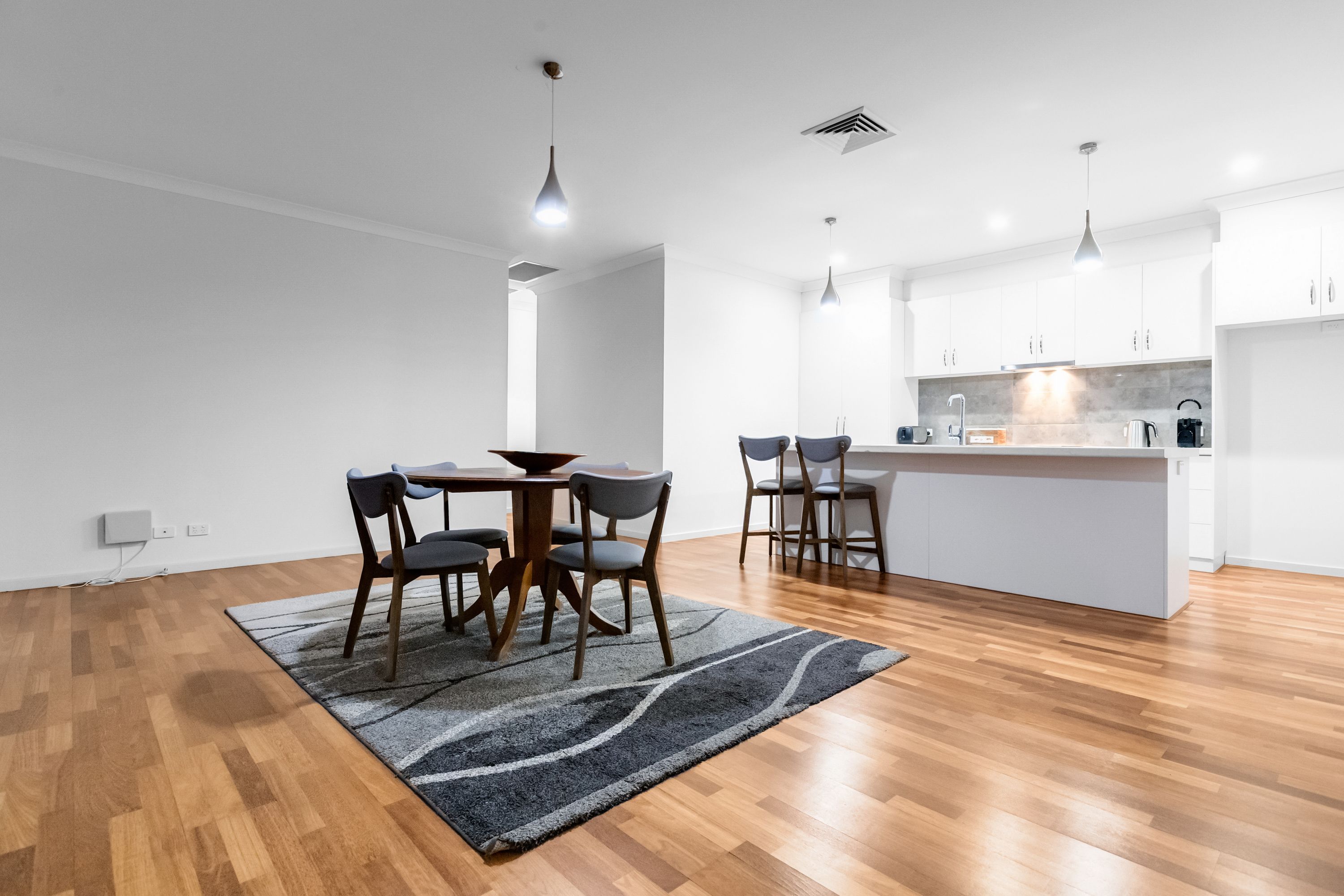 18 Dawn Avenue — photo 9 of 18