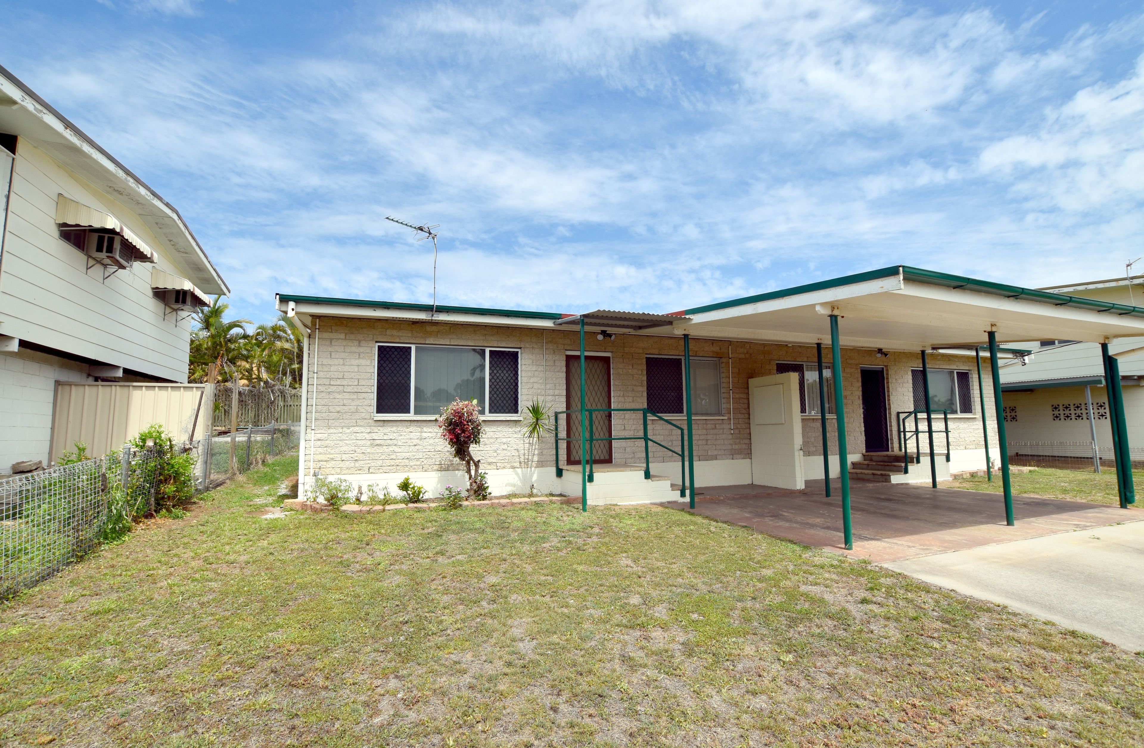 1/18 Campbell Street — photo from Ray White Gladstone